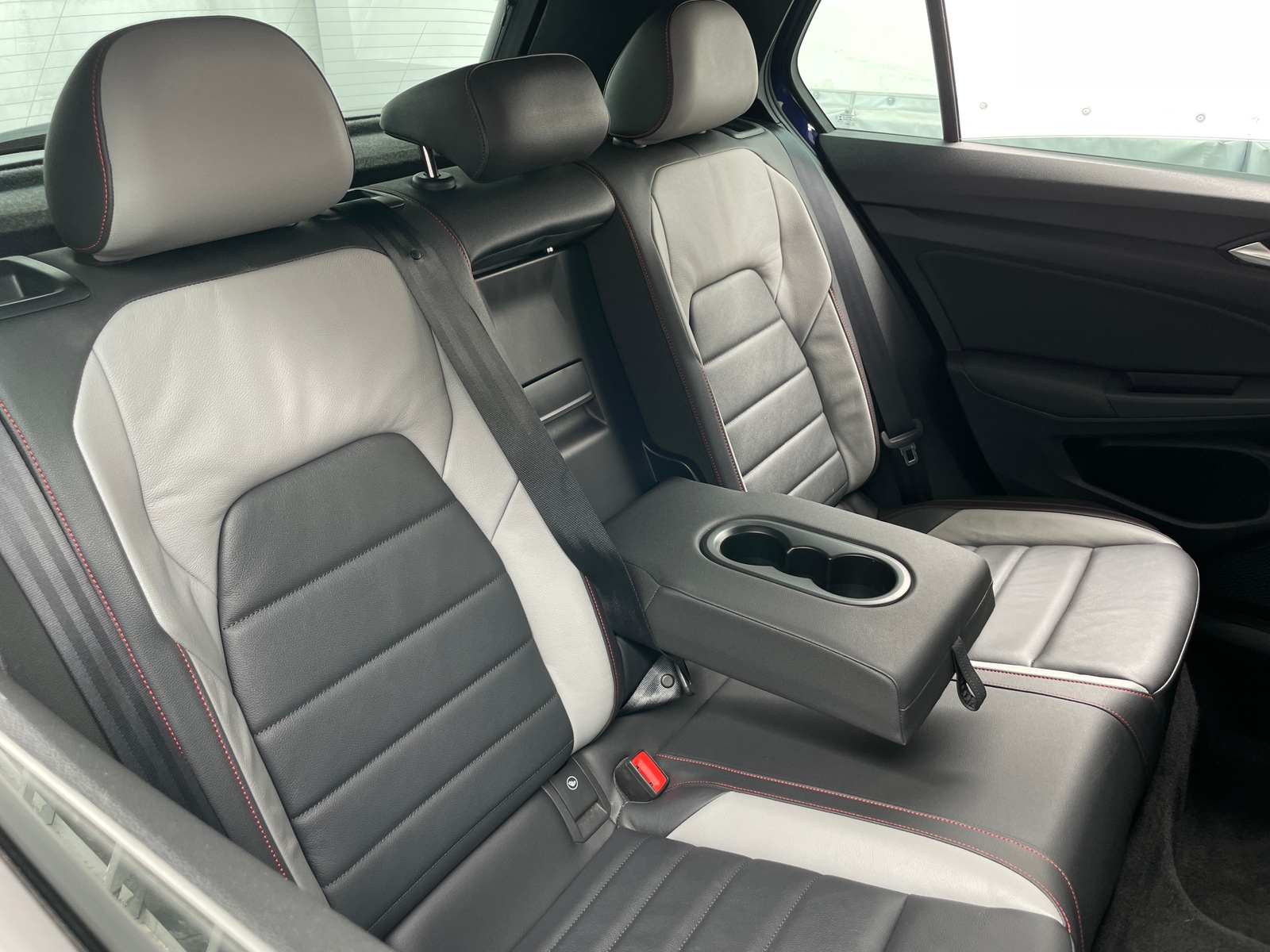 Thumbnail: 2022 Volkswagen Golf - 6