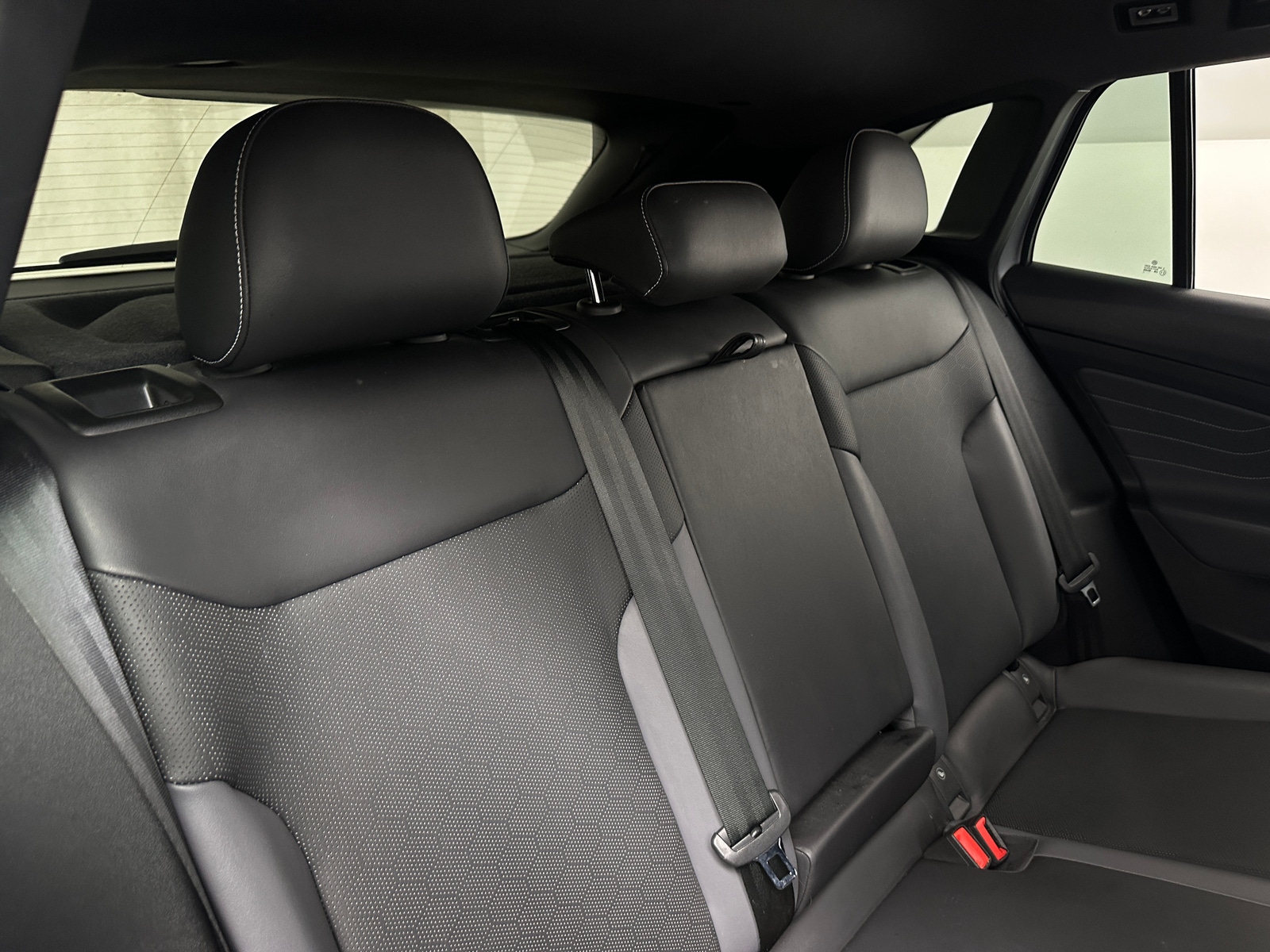 Thumbnail: 2023 Volkswagen ID.4 - 5