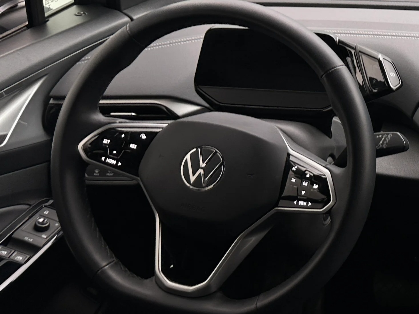 Thumbnail: 2023 Volkswagen ID.4 - 4