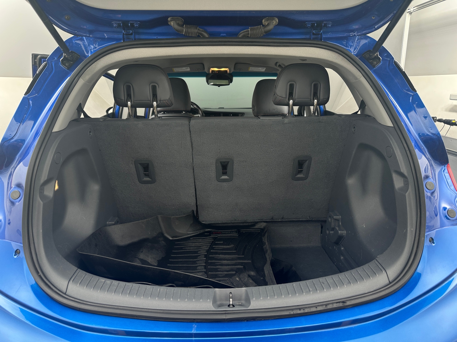 Thumbnail: 2019 Chevrolet Bolt EV - 6