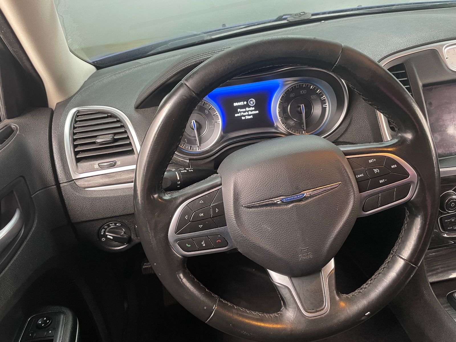 Thumbnail: 2019 Chrysler 300 - 5