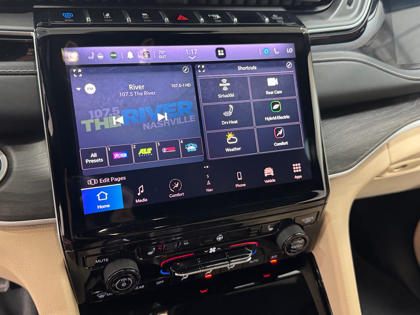 Thumbnail: 2022 Jeep Grand Cherokee - 3