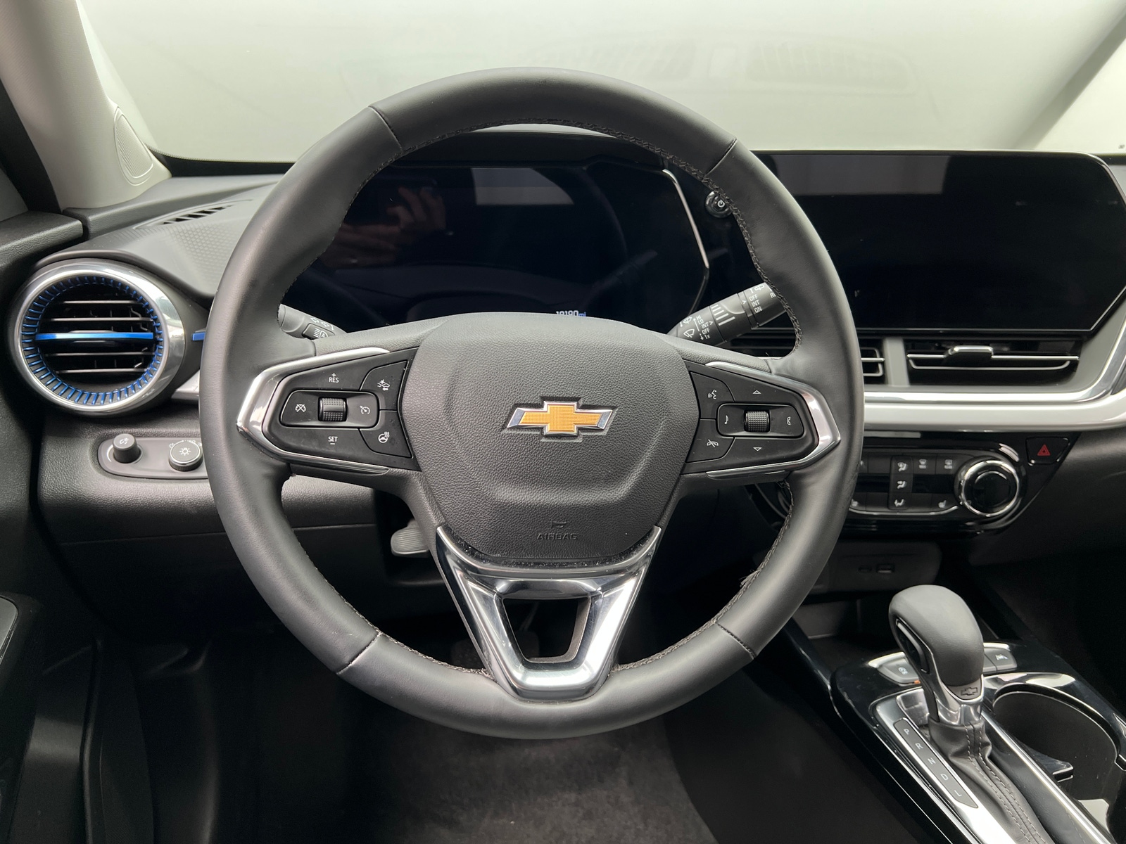 Thumbnail: 2025 Chevrolet Trax - 5