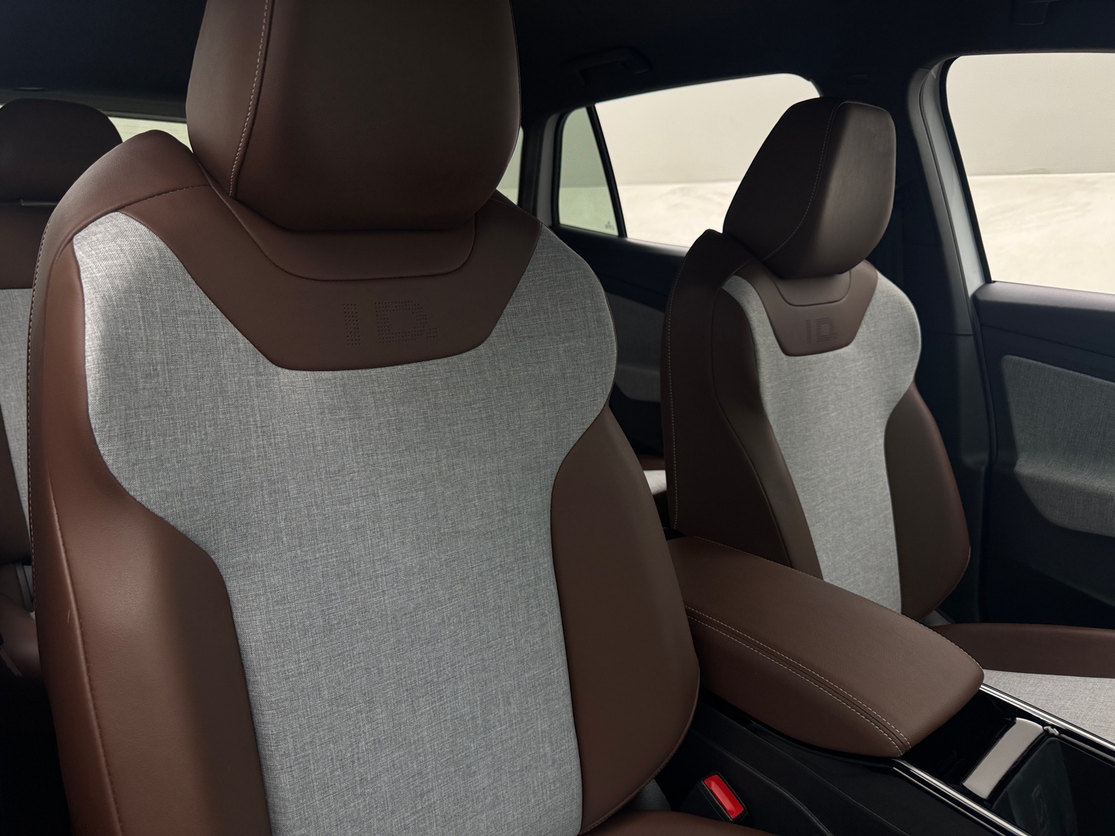 Thumbnail: 2023 Volkswagen ID.4 - 2