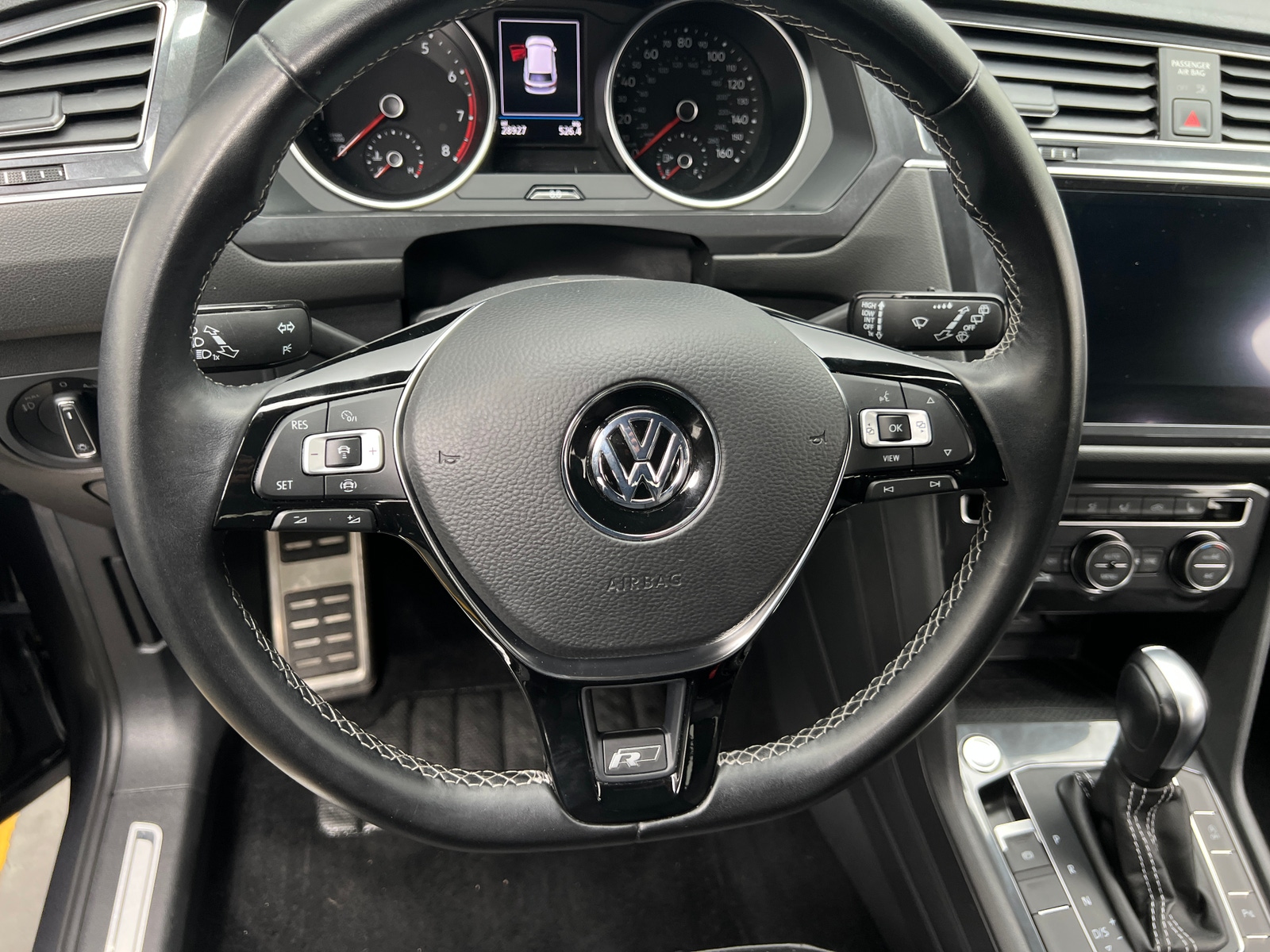 Thumbnail: 2021 Volkswagen Tiguan - 4