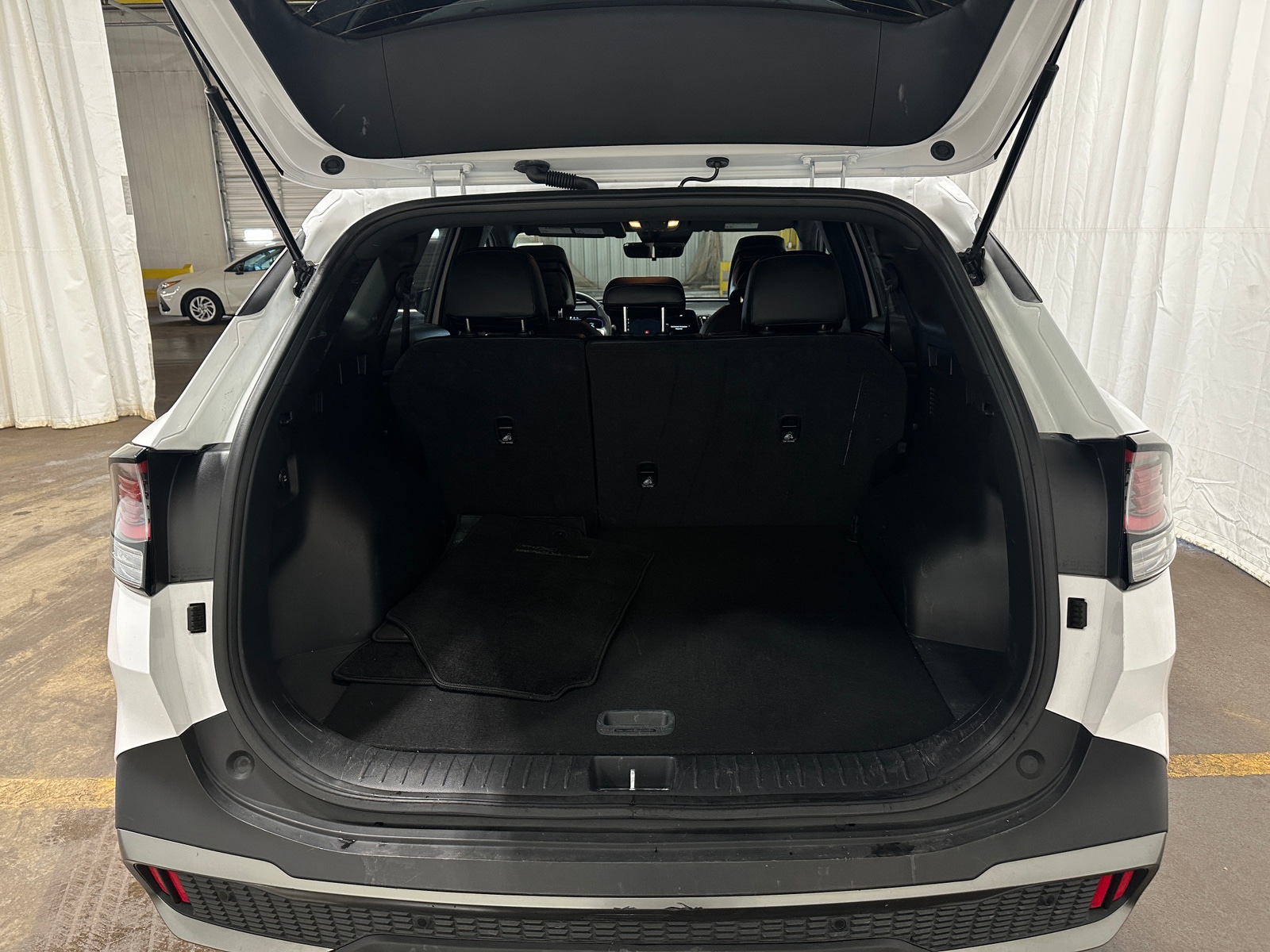 Thumbnail: 2023 Kia Sportage - 6