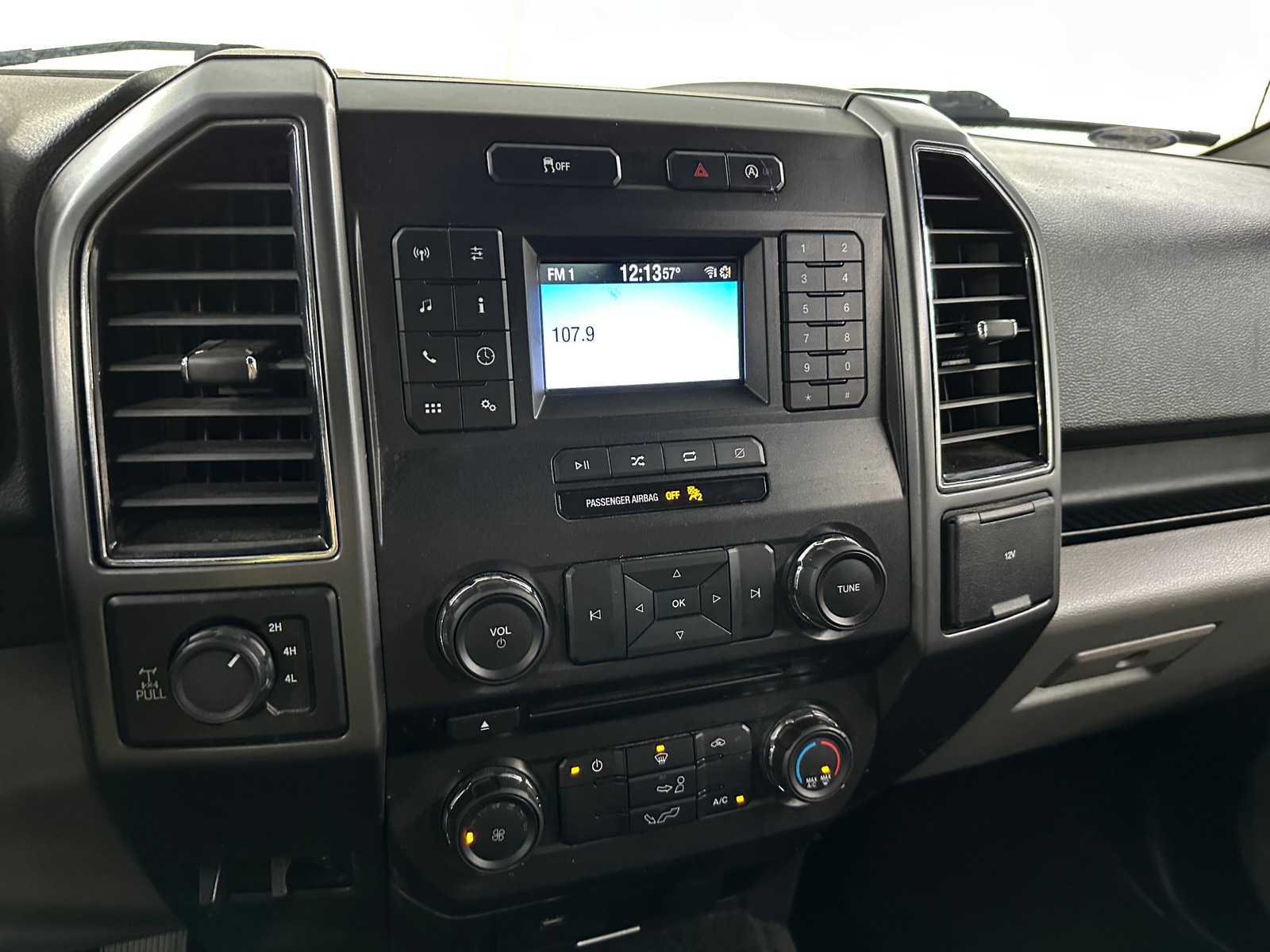 Thumbnail: 2018 Ford Econoline - 4