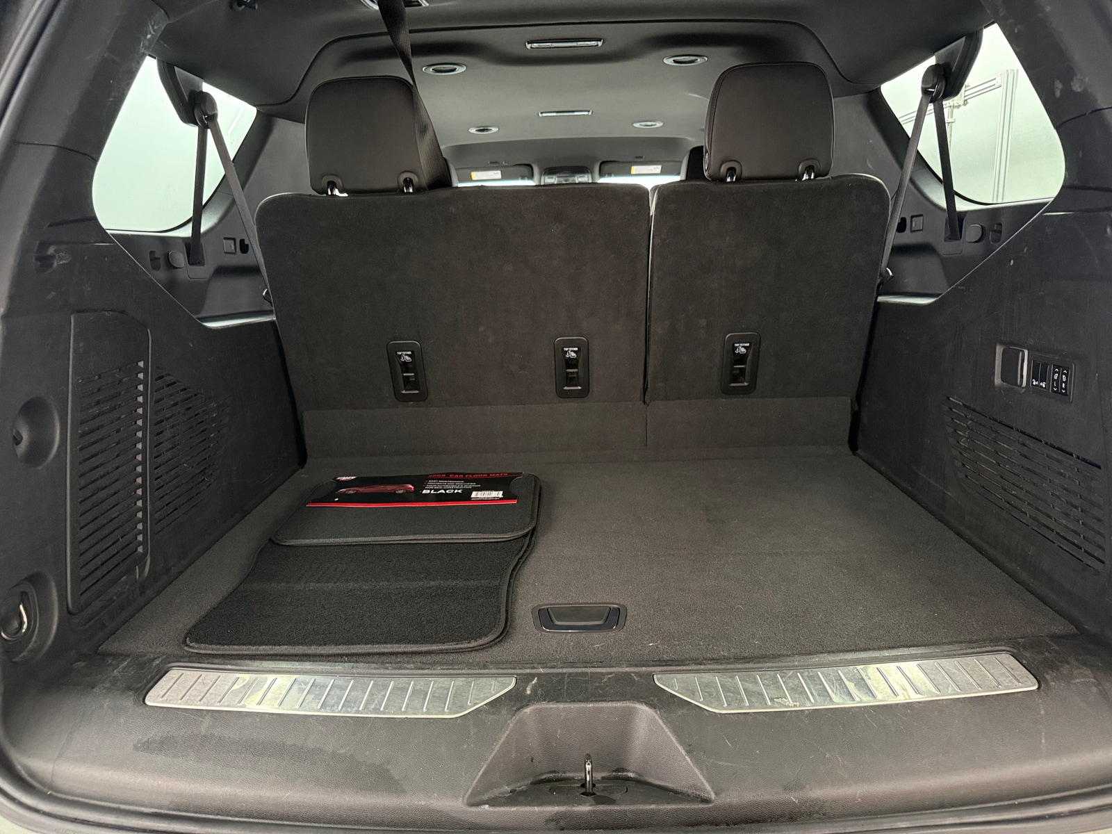 Thumbnail: 2023 Chevrolet Suburban - 6