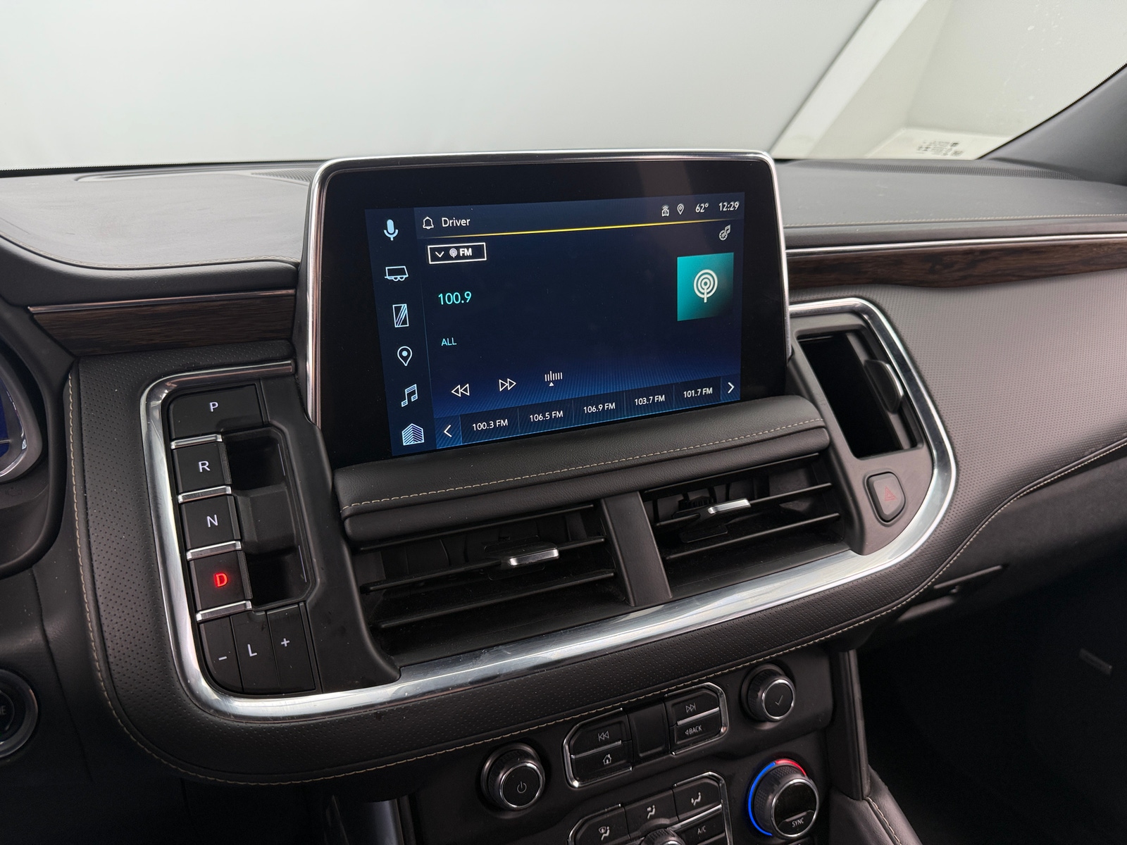 Thumbnail: 2023 Chevrolet Suburban - 3