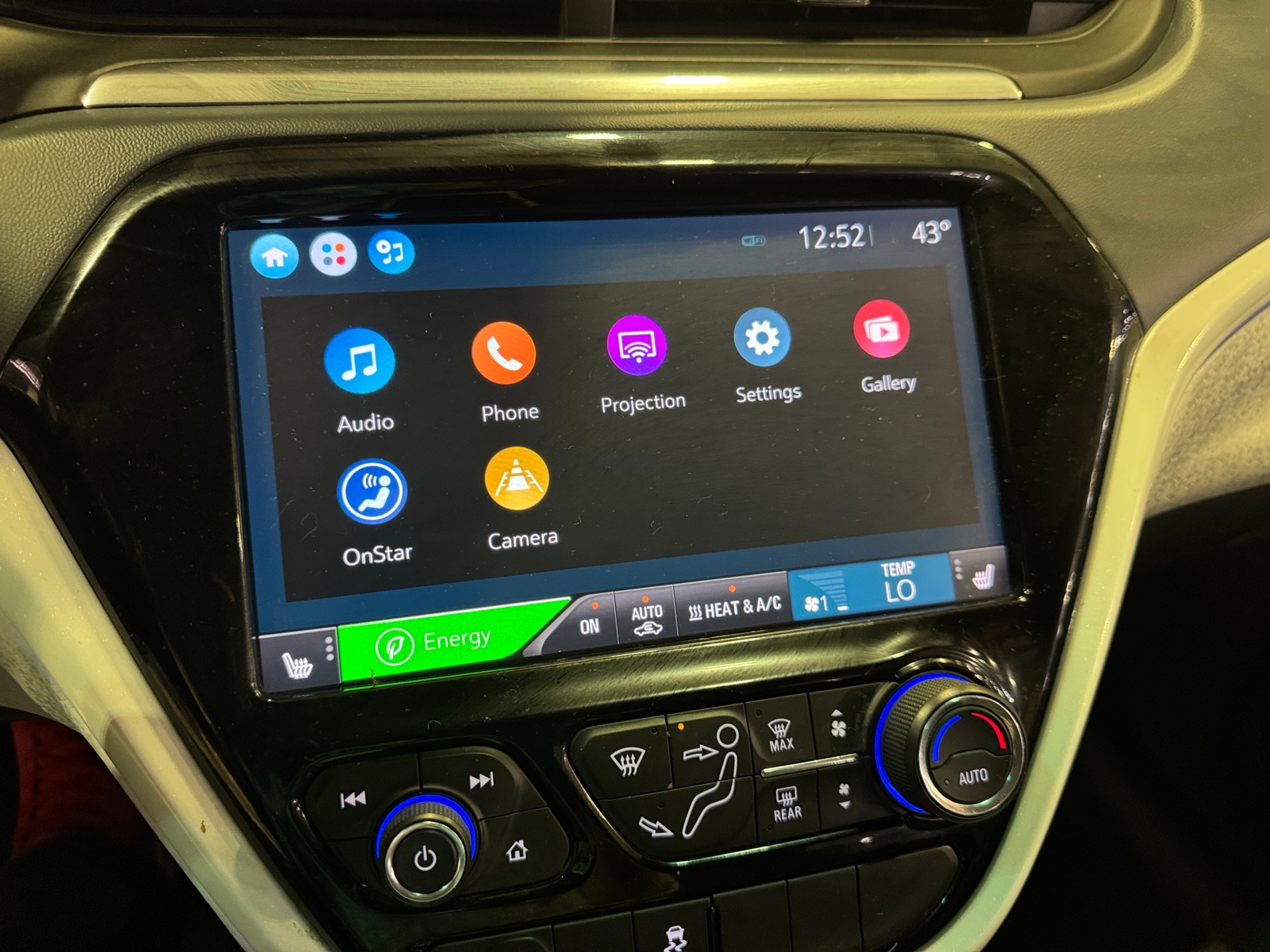 Thumbnail: 2018 Chevrolet Bolt EV - 3