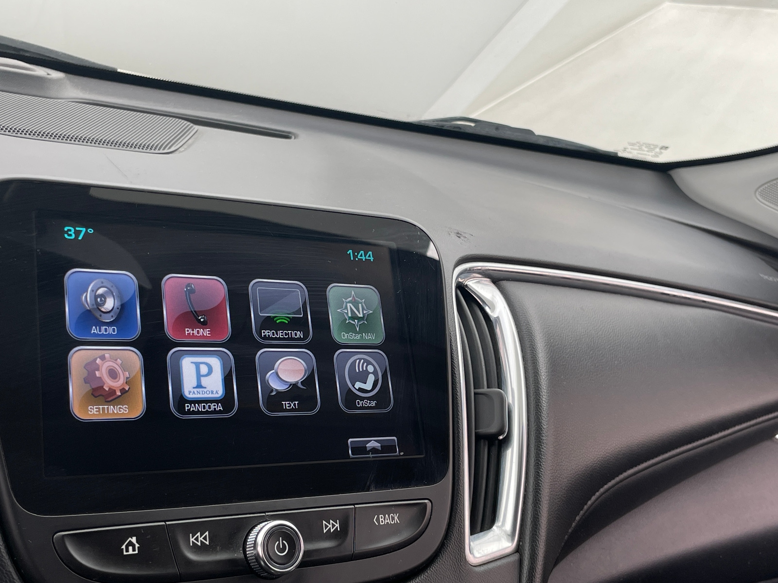 Thumbnail: 2016 Chevrolet Malibu - 4