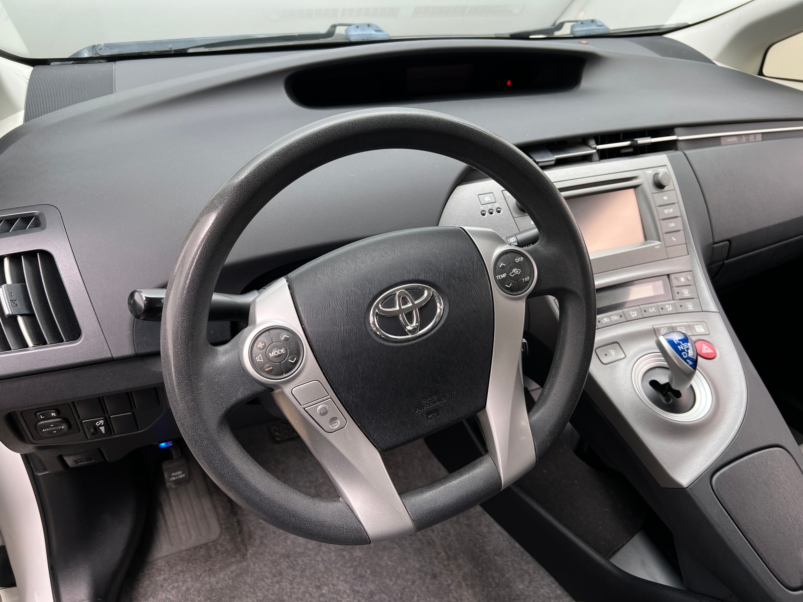 Thumbnail: 2015 Toyota Prius - 5