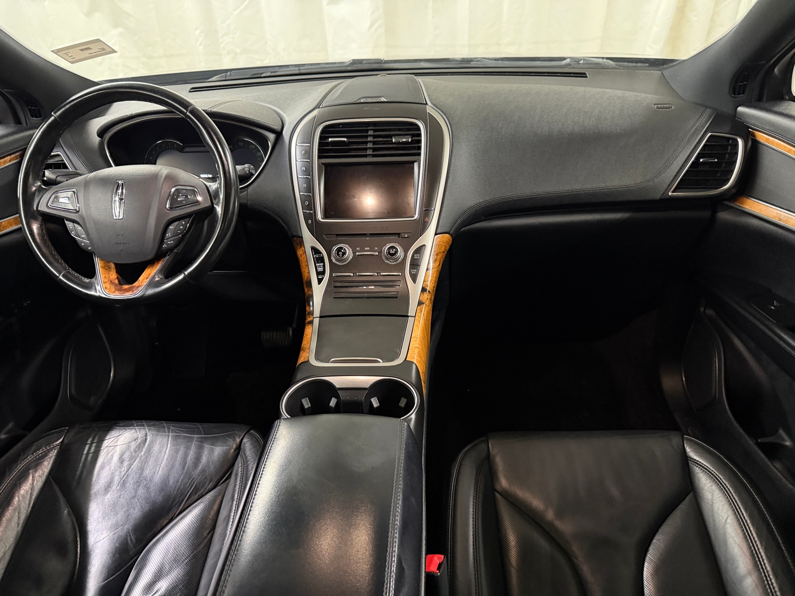 Thumbnail: 2017 Lincoln MKX - 2