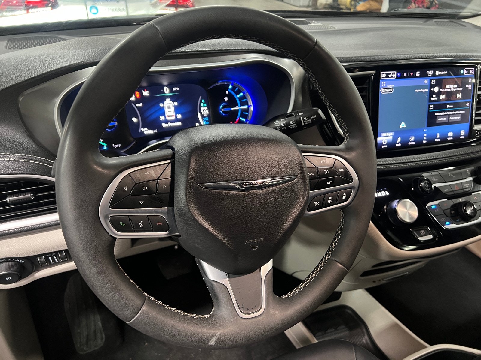 Thumbnail: 2024 Chrysler Pacifica - 4