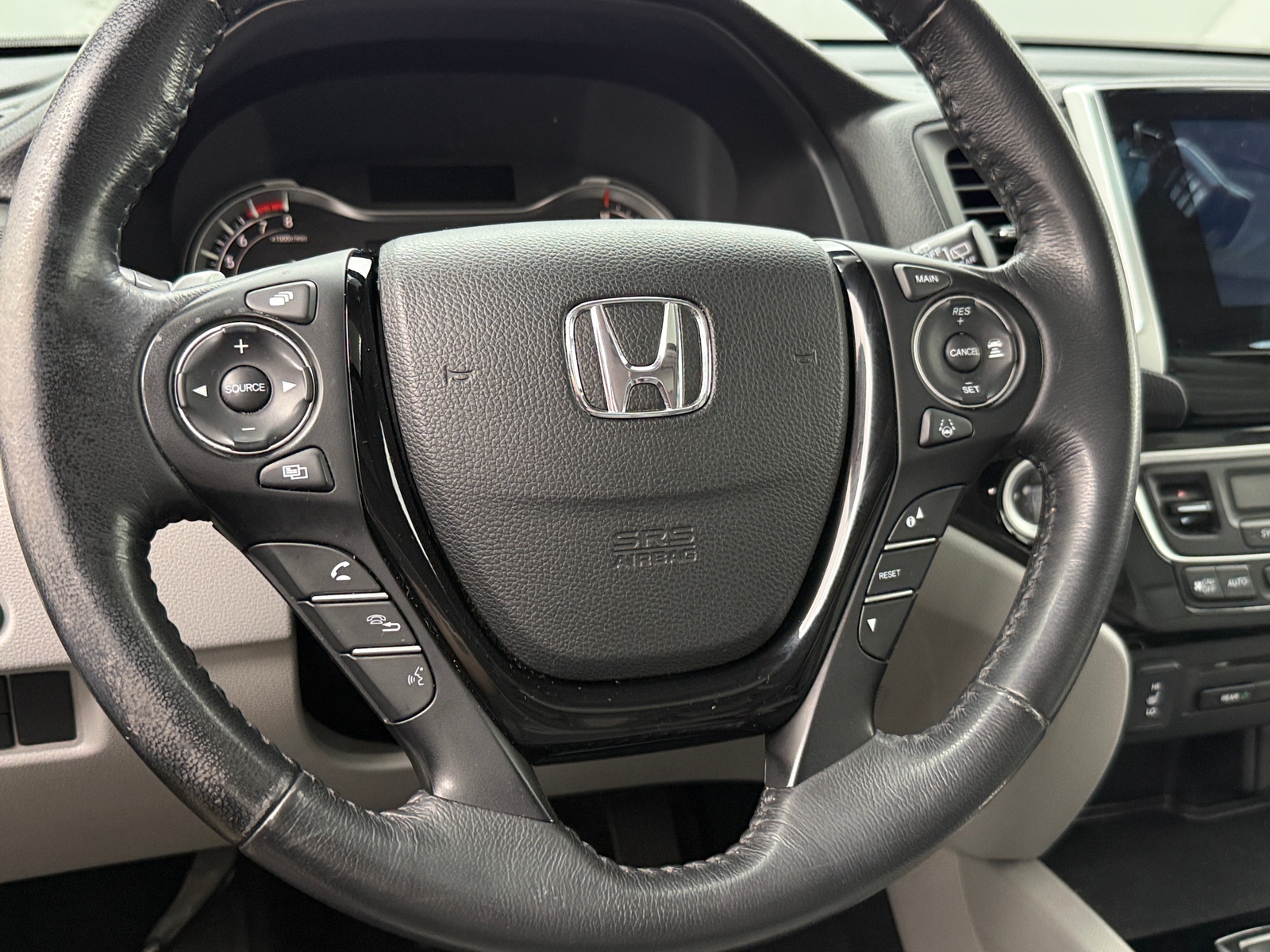 Thumbnail: 2016 Honda Pilot - 4