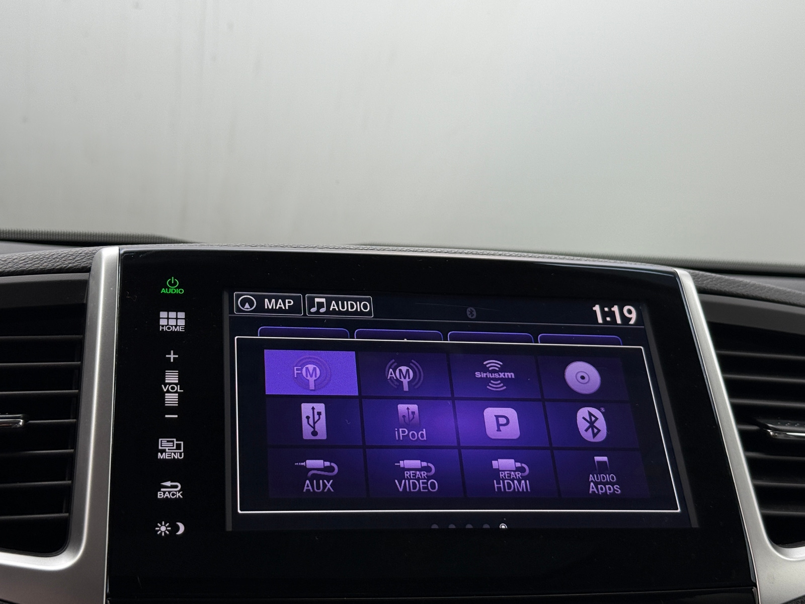 Thumbnail: 2016 Honda Pilot - 3