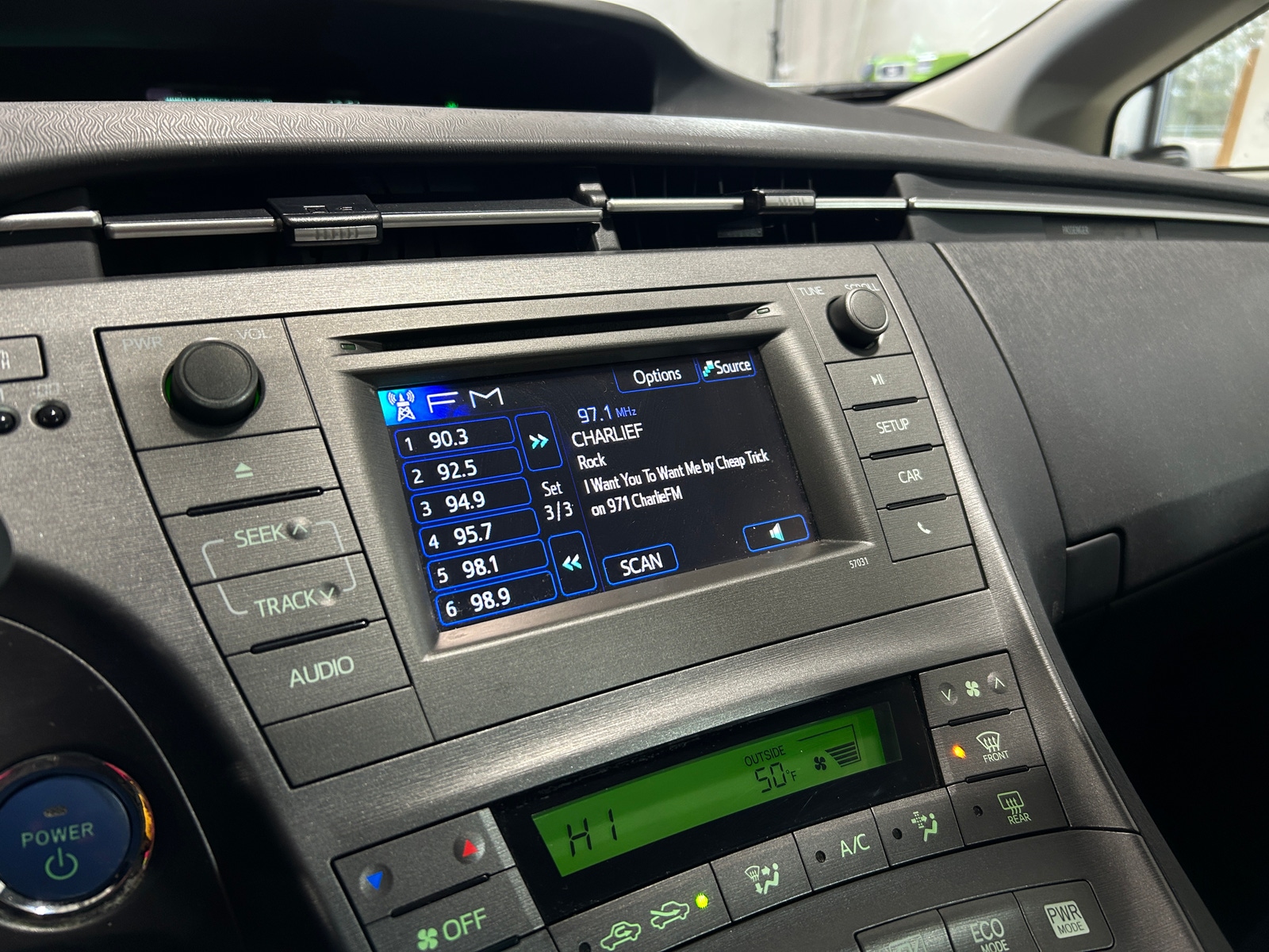 Thumbnail: 2015 Toyota Prius - 4