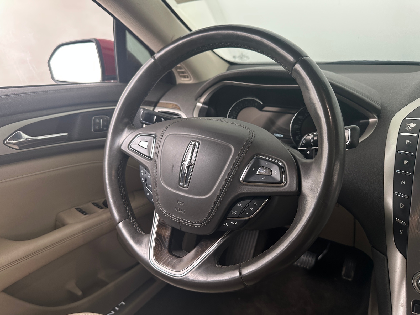 Thumbnail: 2017 Lincoln MKZ - 4