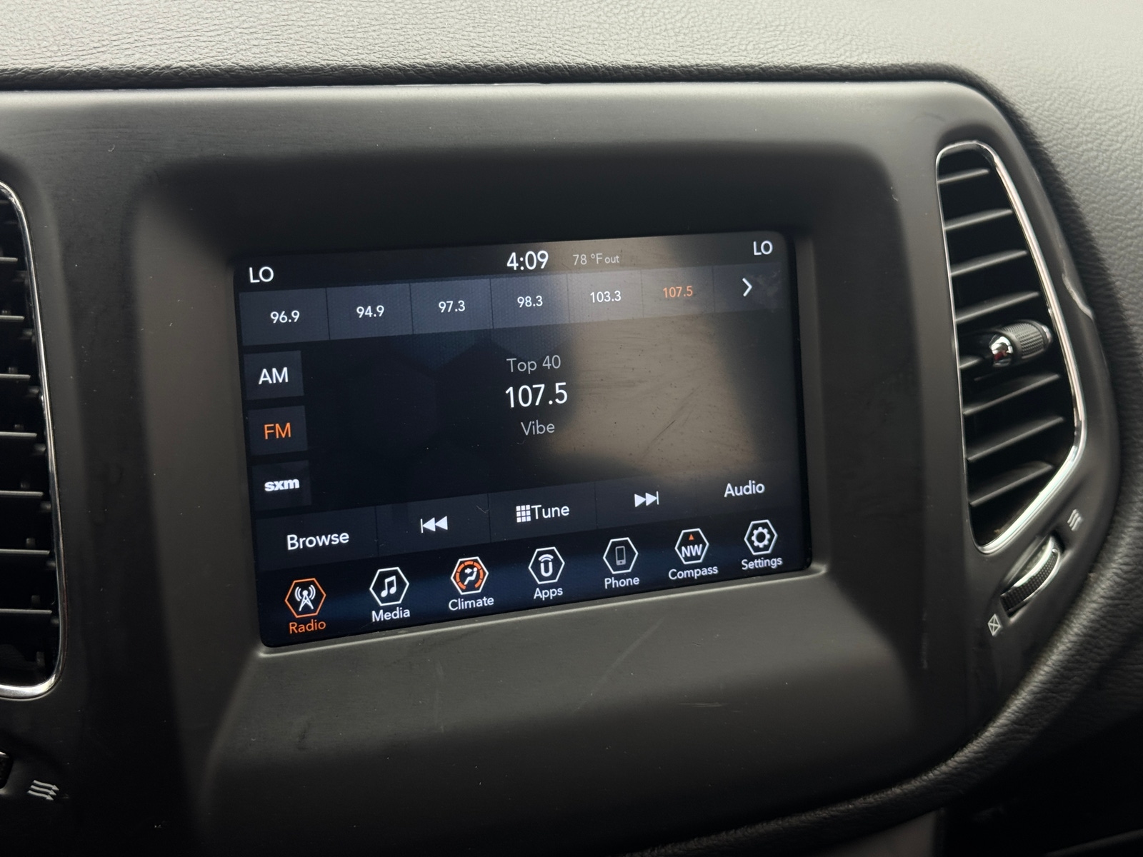 Thumbnail: 2020 Jeep Compass - 4