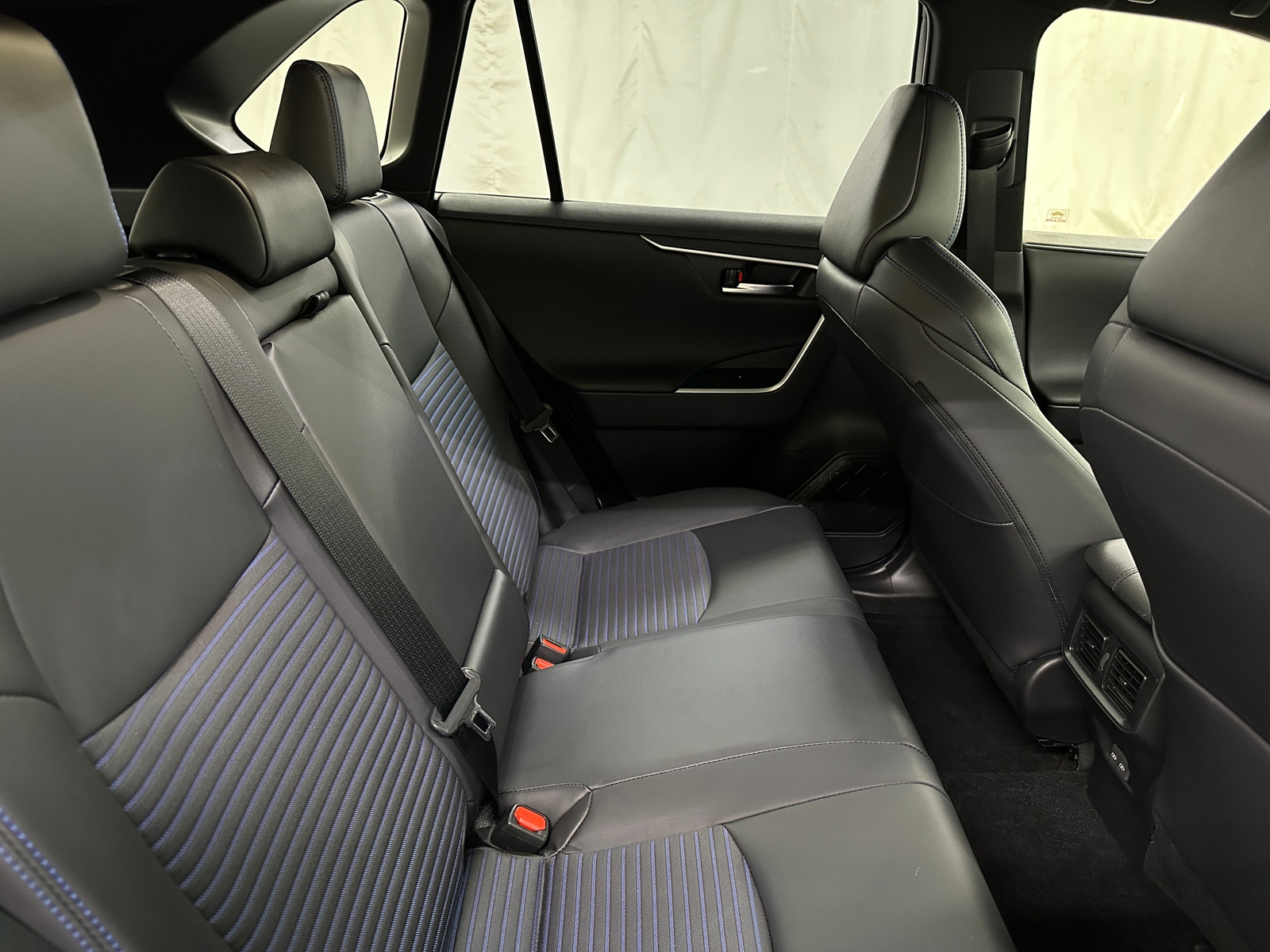 Thumbnail: 2025 Toyota RAV4 - 5