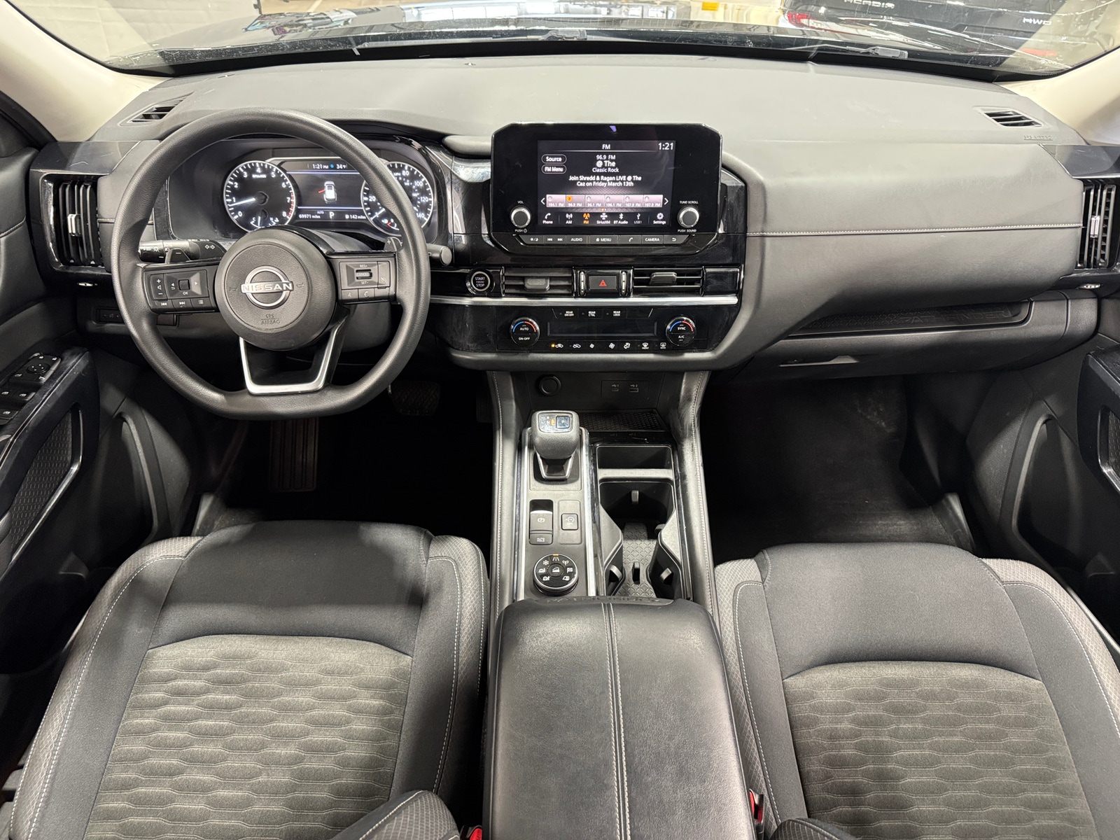 Thumbnail: 2022 Nissan Pathfinder - 3