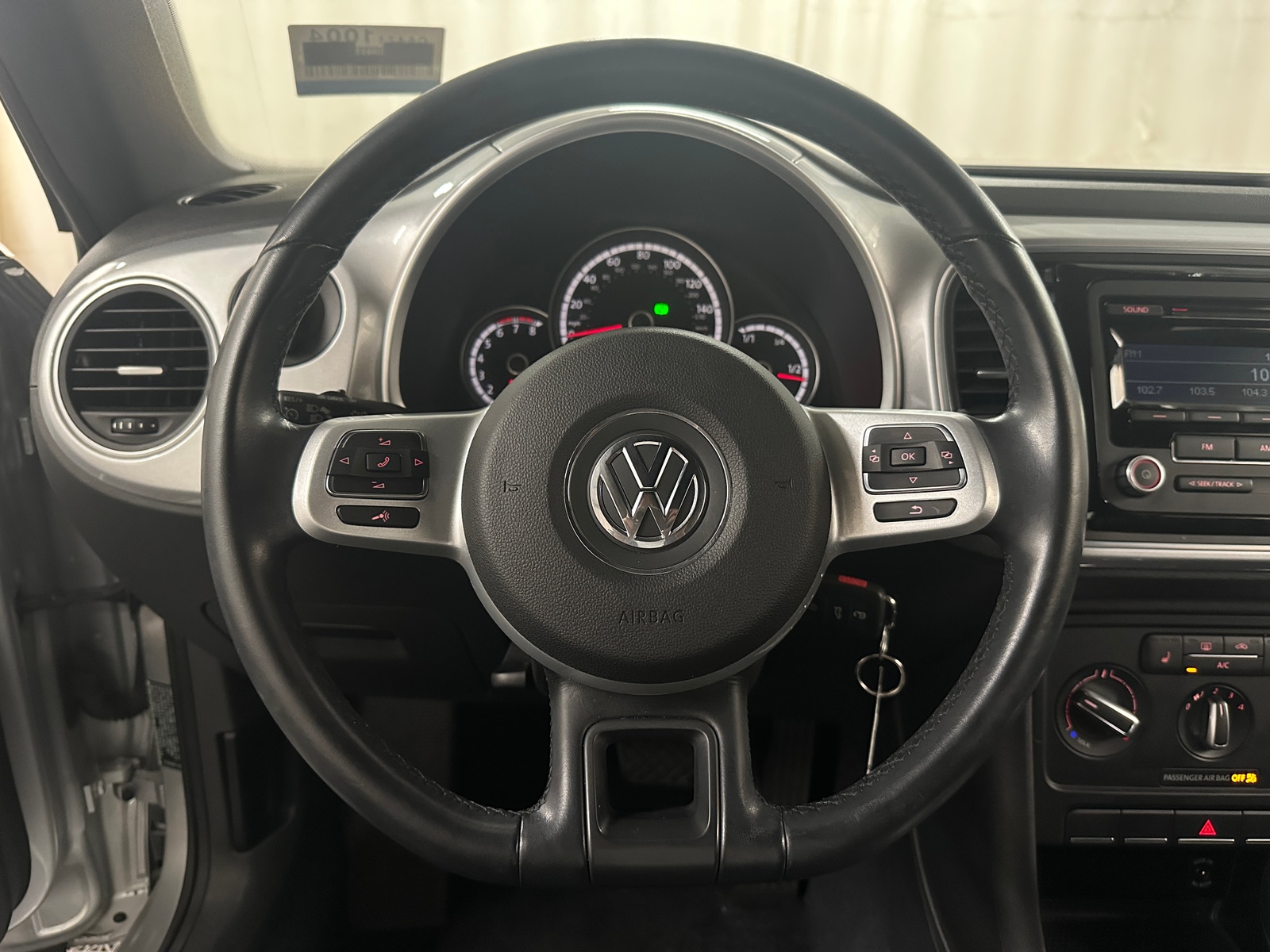 Thumbnail: 2014 Volkswagen Beetle - 5