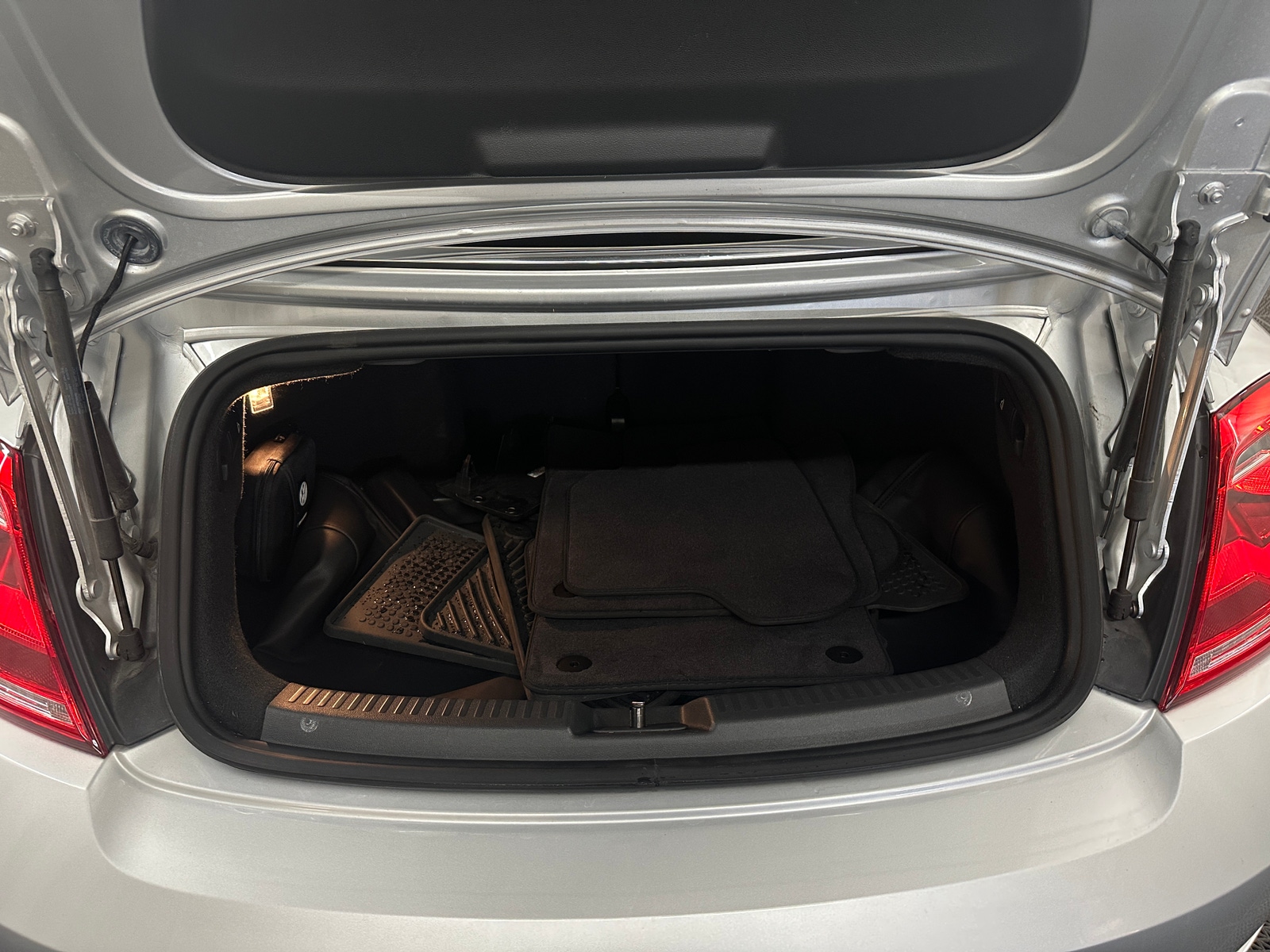 Thumbnail: 2014 Volkswagen Beetle - 7