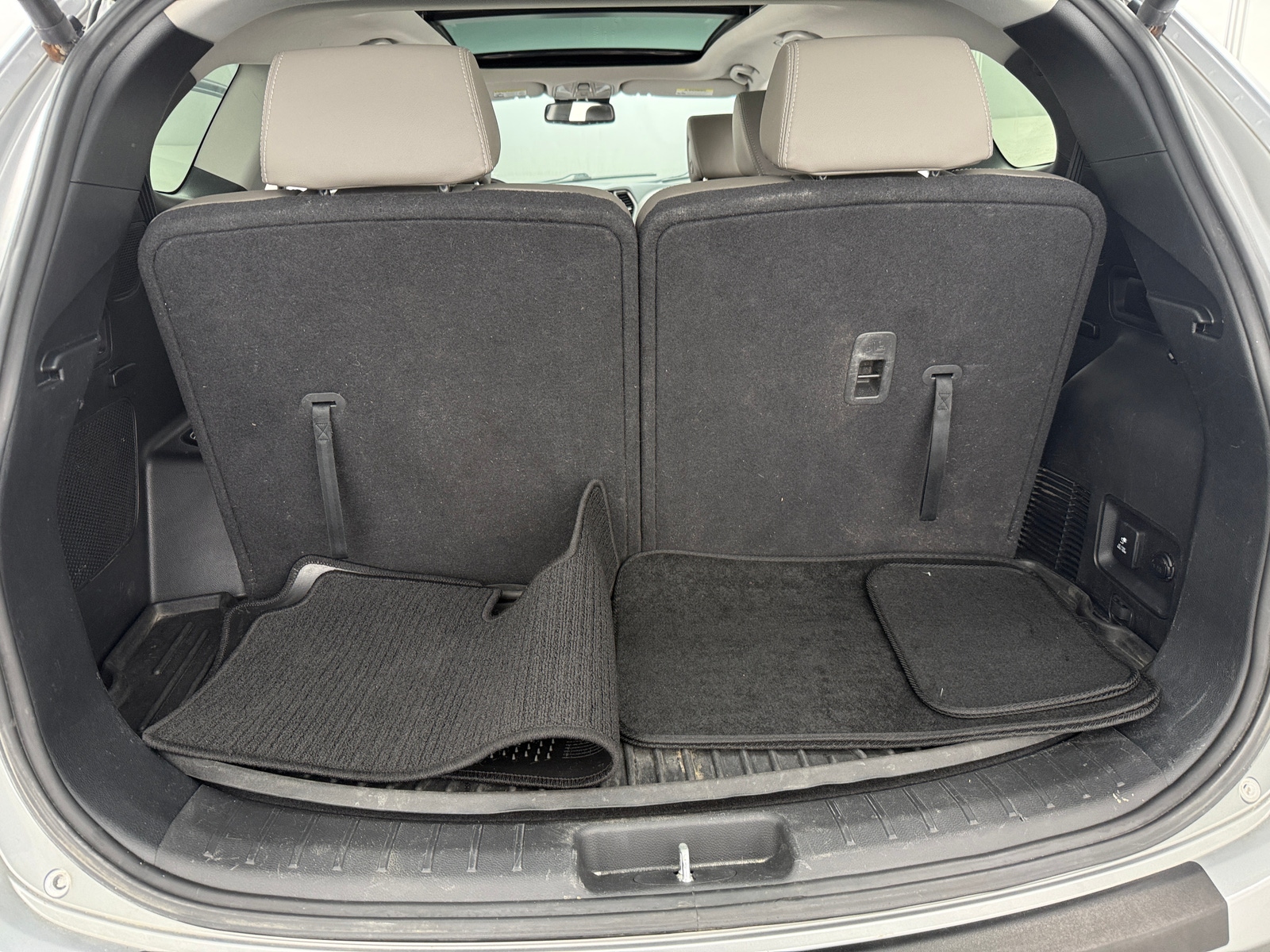 Thumbnail: 2017 Hyundai Santa Fe - 6