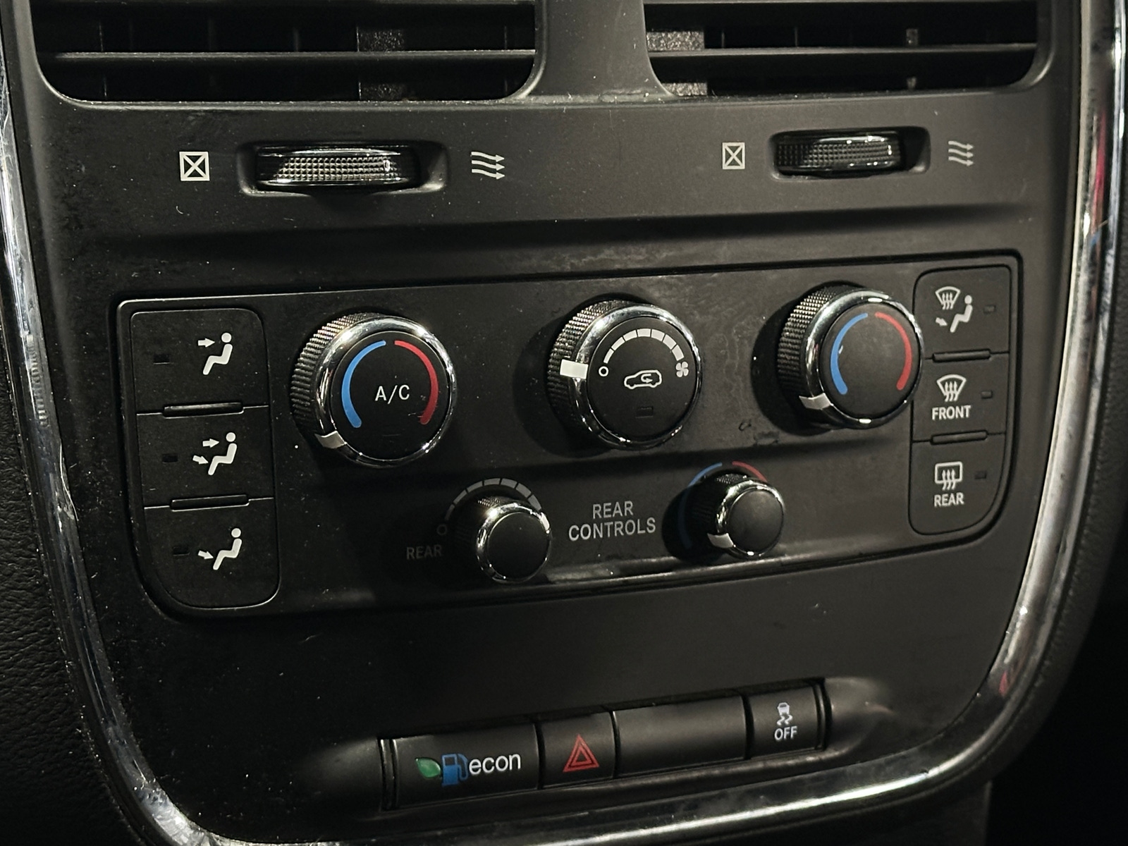 Thumbnail: 2019 Dodge Grand Caravan - 4