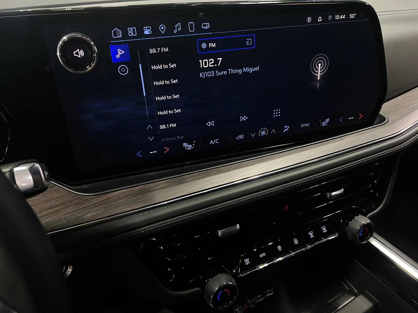 Thumbnail: 2025 Chevrolet Tahoe - 3