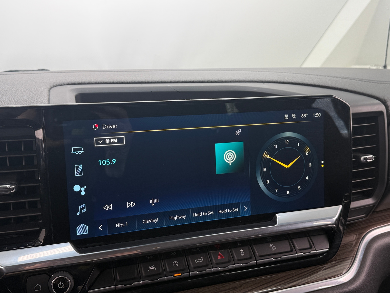 Thumbnail: 2022 Chevrolet Silverado 1500 - 4