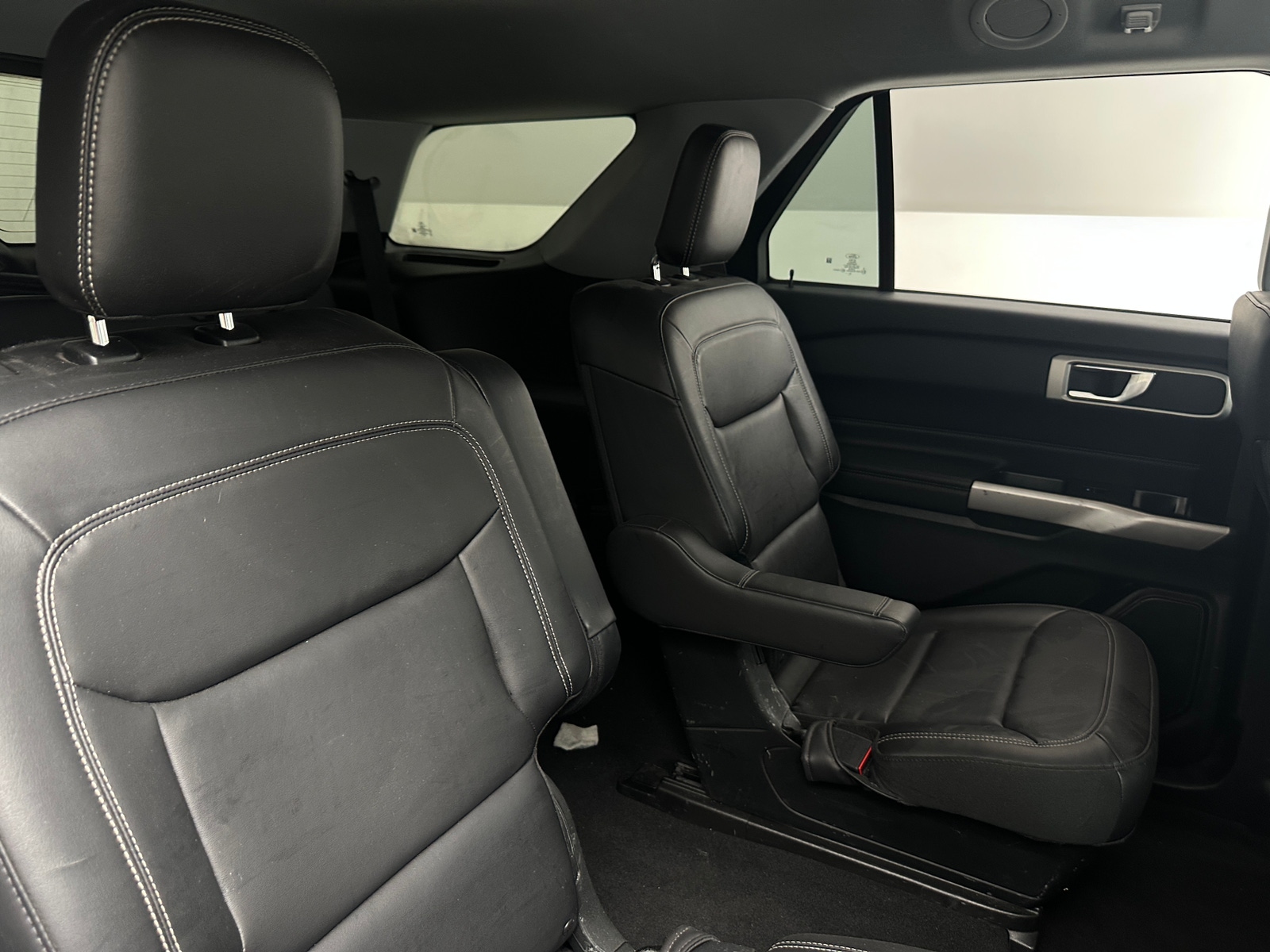 Thumbnail: 2022 Ford Explorer - 5