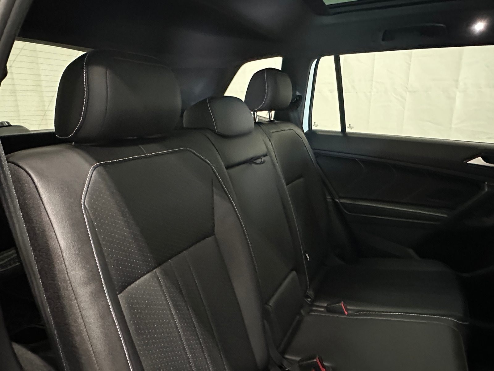 Thumbnail: 2023 Volkswagen Tiguan - 5