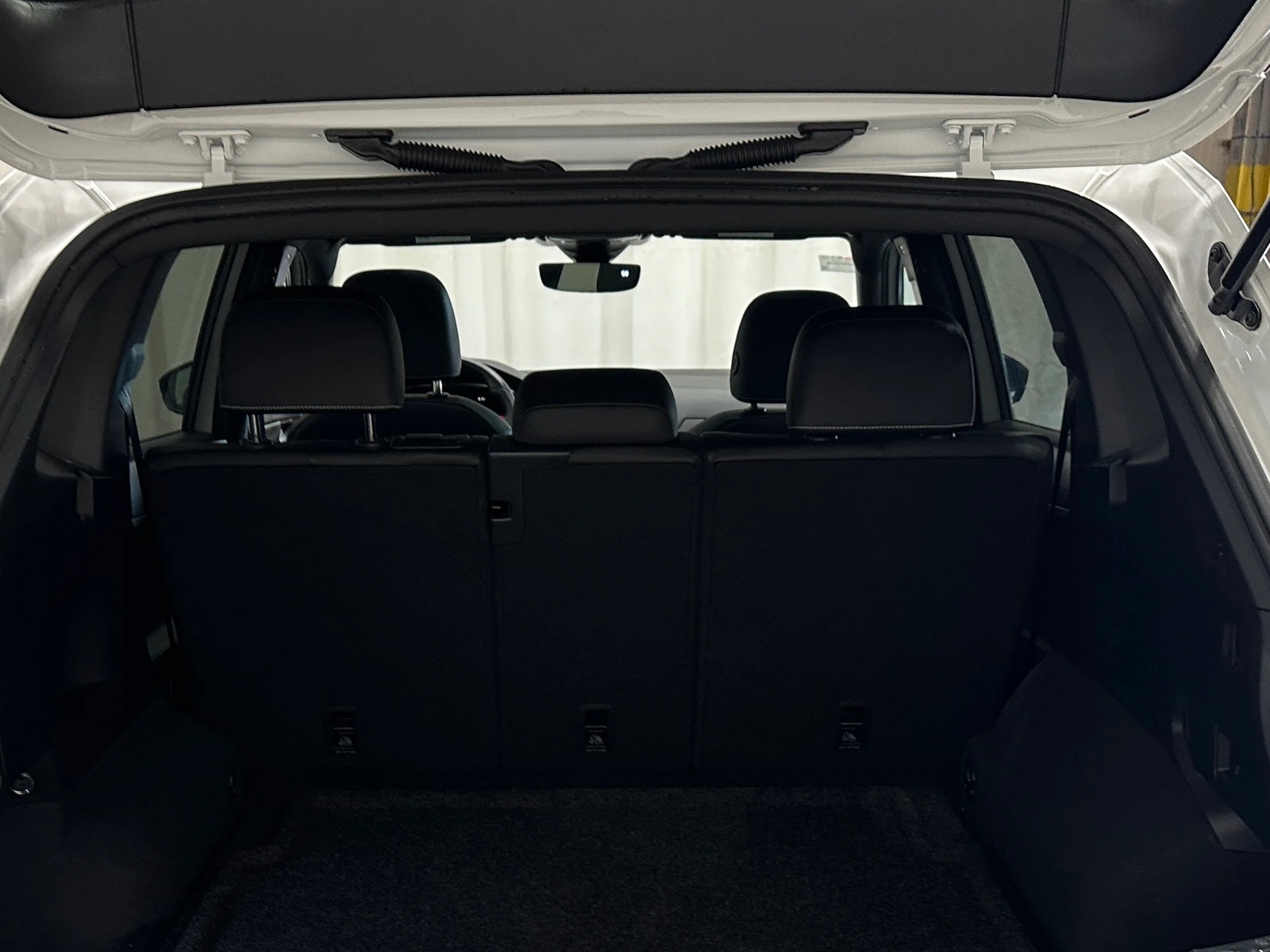 Thumbnail: 2023 Volkswagen Tiguan - 6