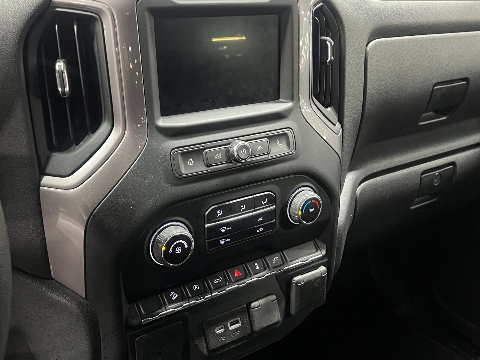 Thumbnail: 2022 Chevrolet Silverado 1500 - 4