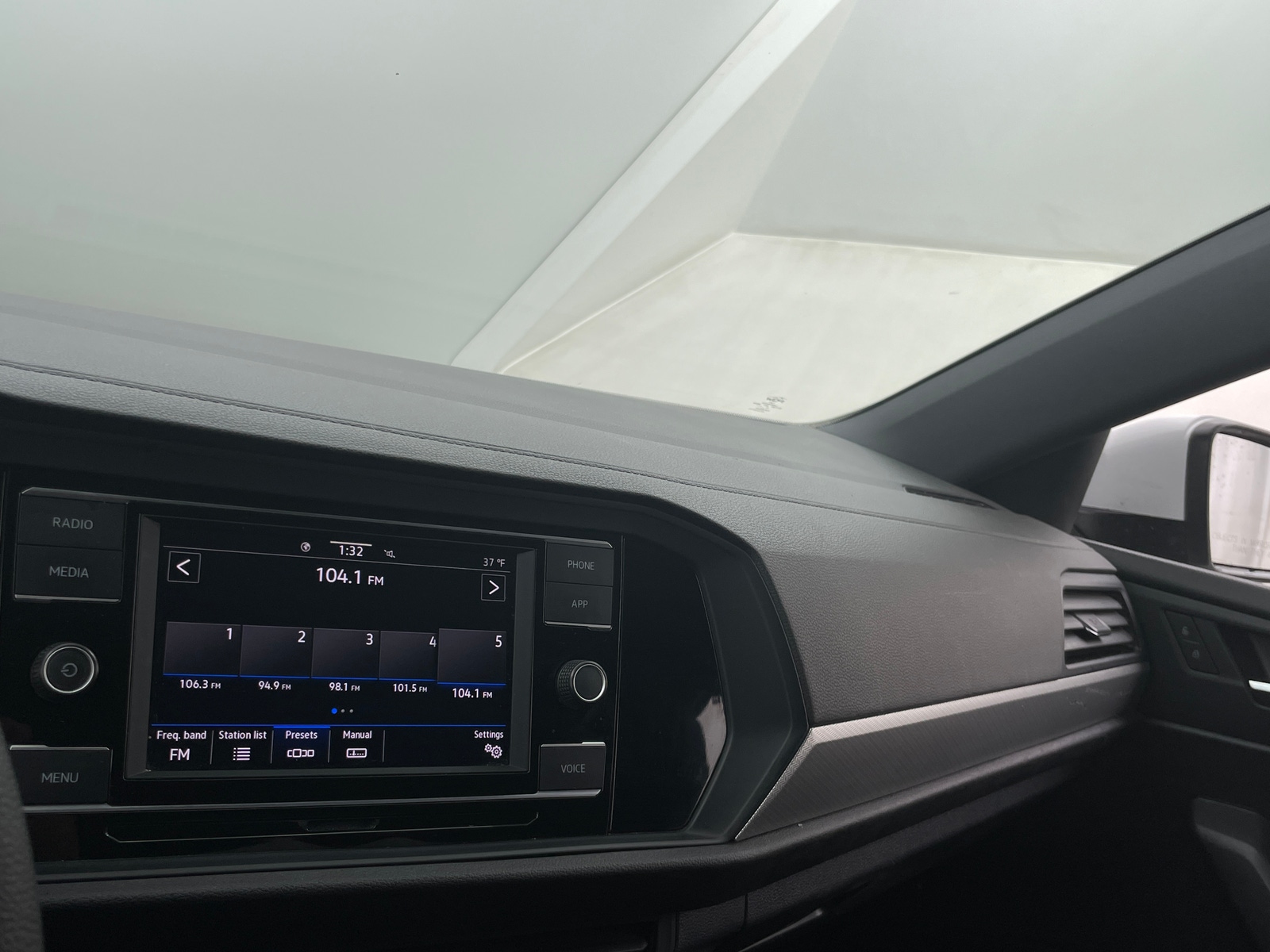 Thumbnail: 2023 Volkswagen Jetta - 4