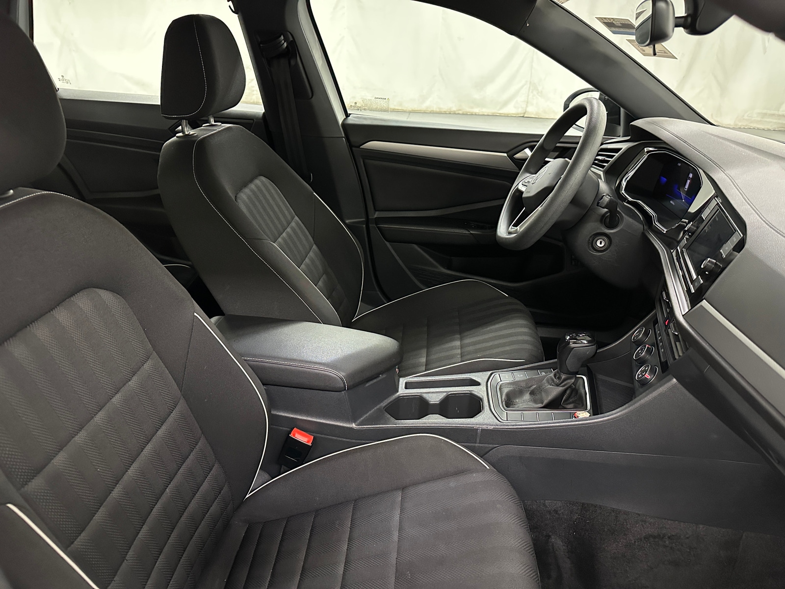 Thumbnail: 2023 Volkswagen Jetta - 2