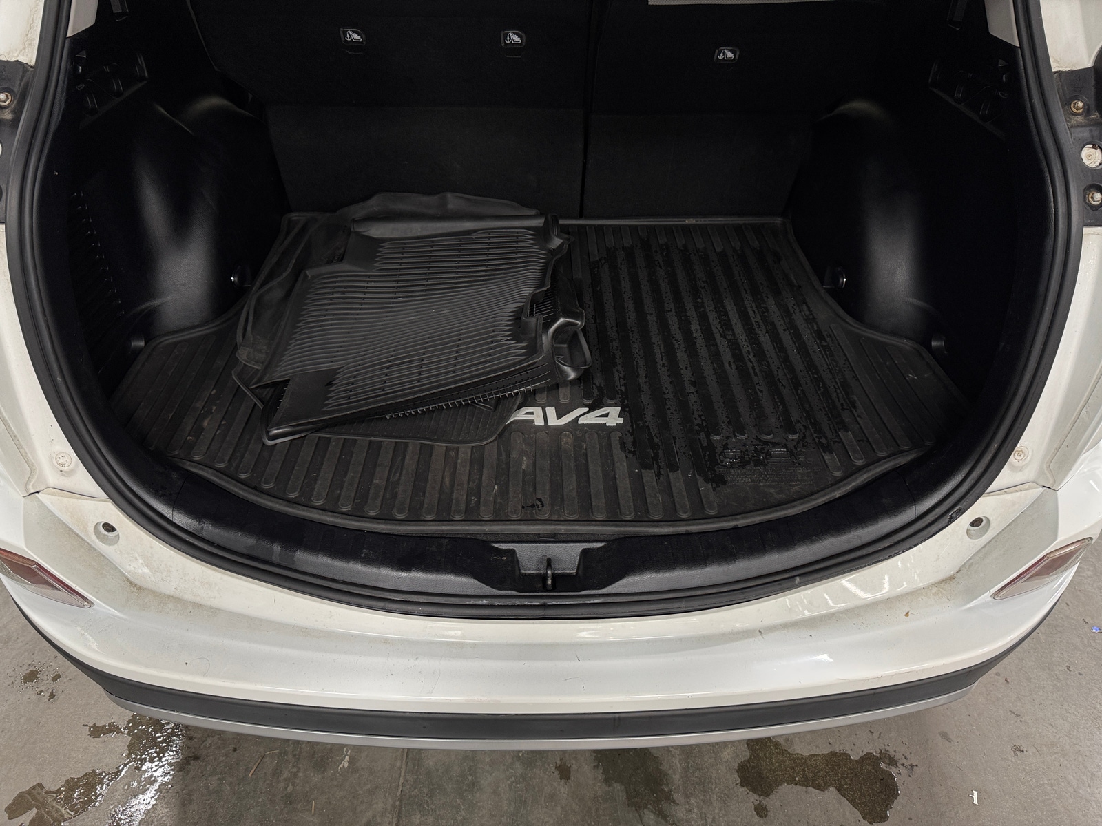 Thumbnail: 2017 Toyota RAV4 - 7