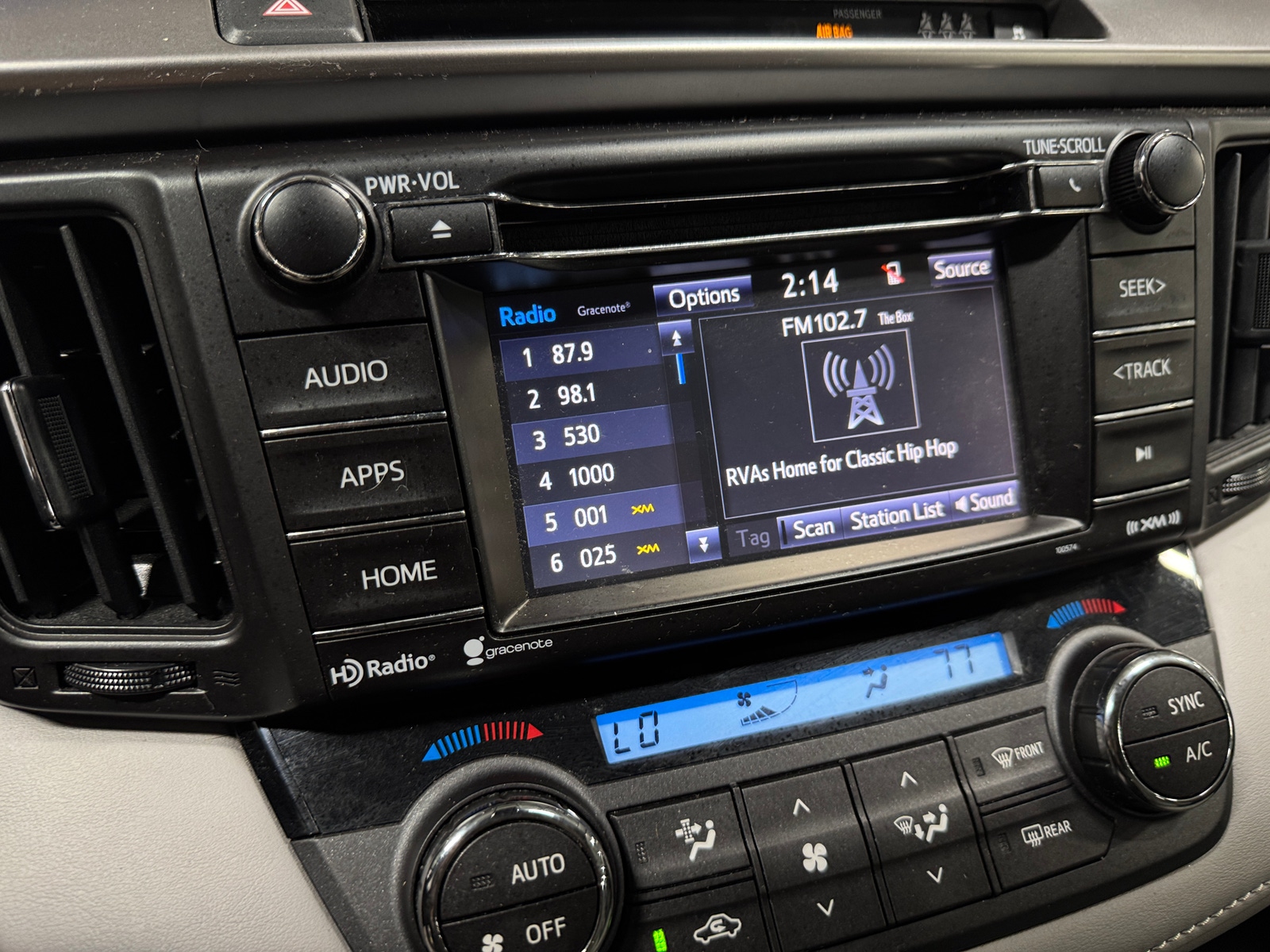 Thumbnail: 2017 Toyota RAV4 - 4