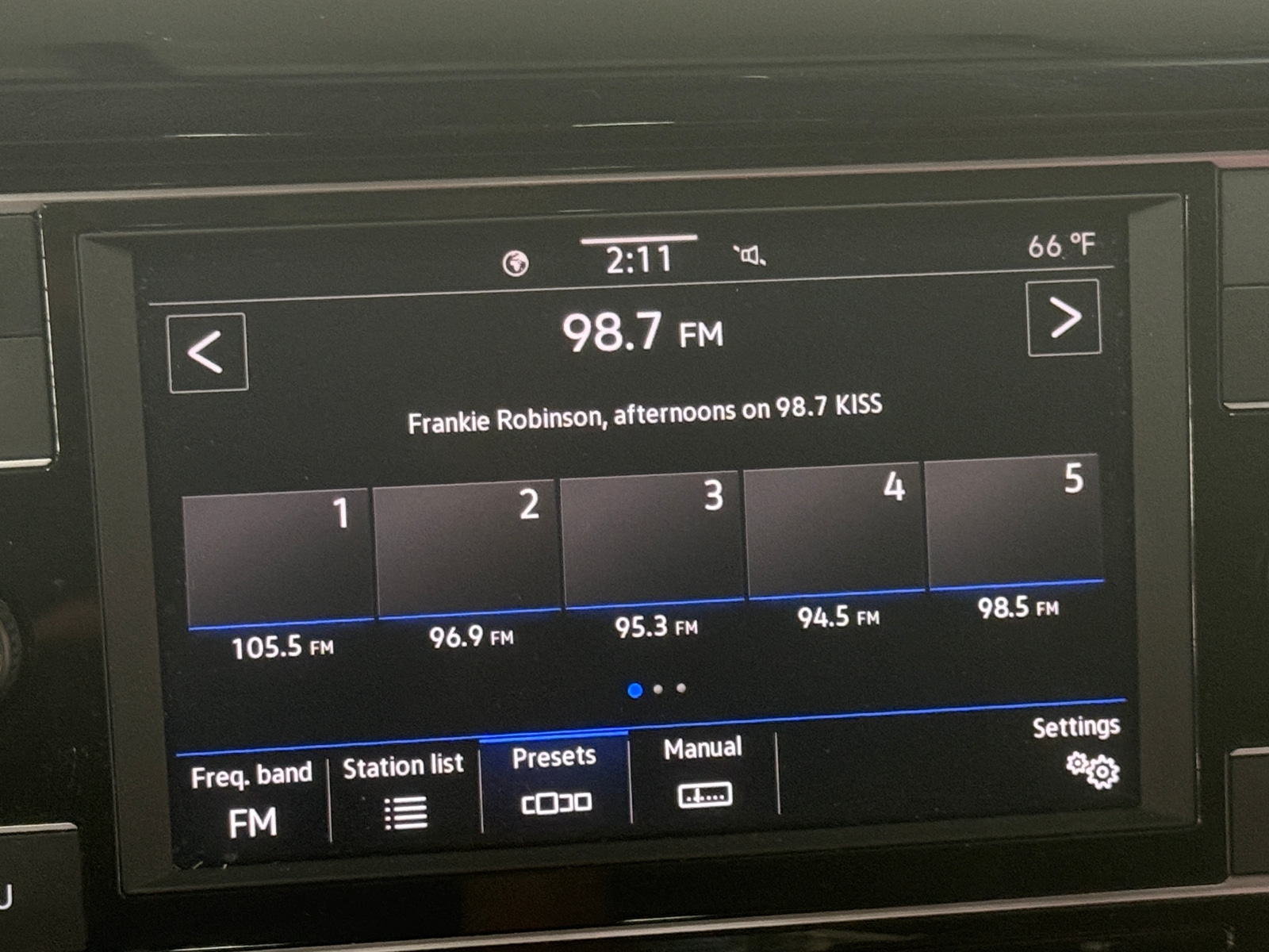 Thumbnail: 2023 Volkswagen Taos - 4