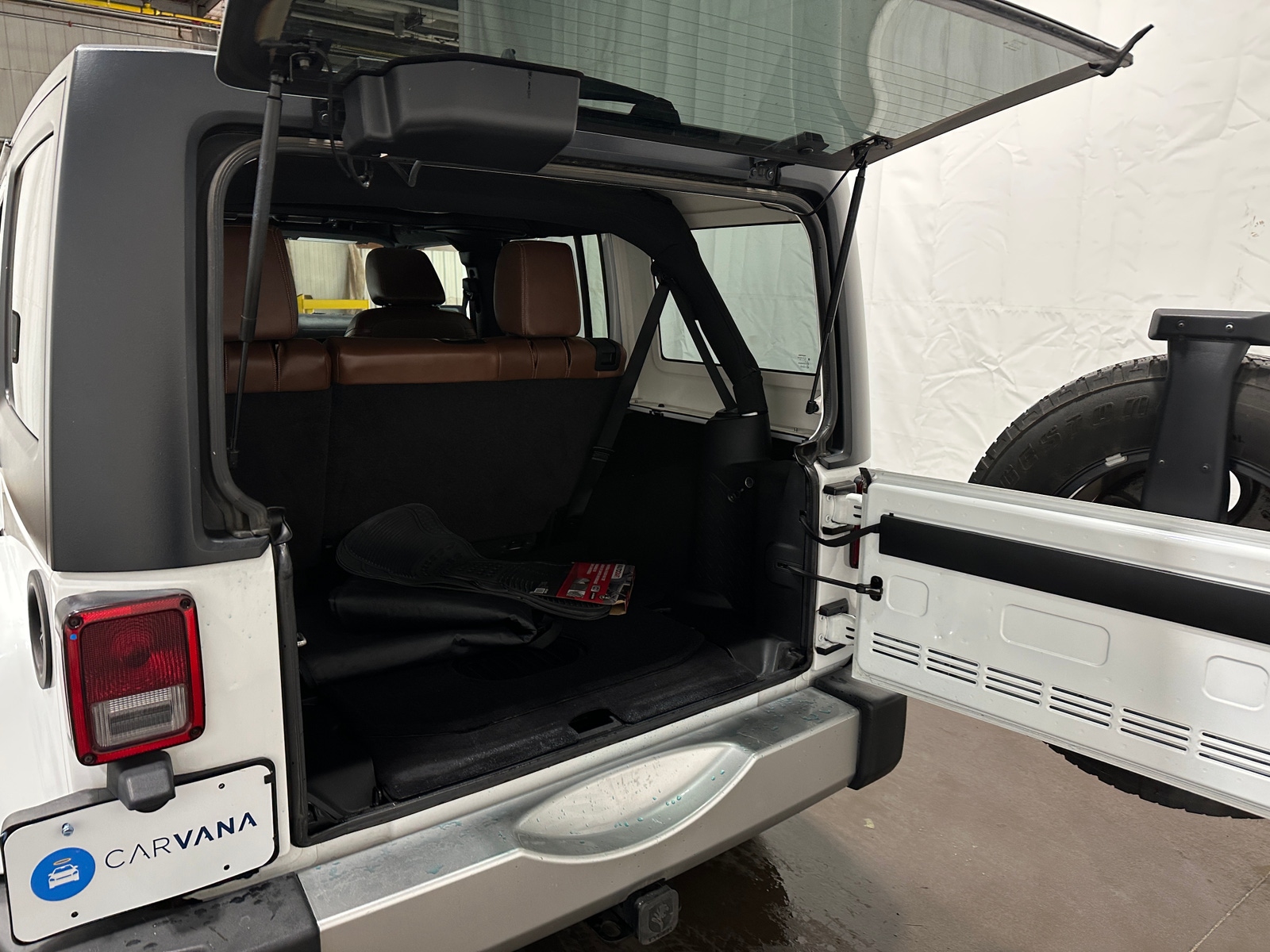 Thumbnail: 2018 Jeep Wrangler - 6