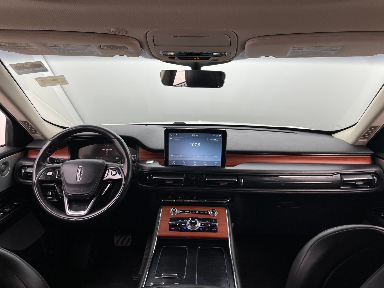 Thumbnail: 2020 Lincoln Aviator - 2