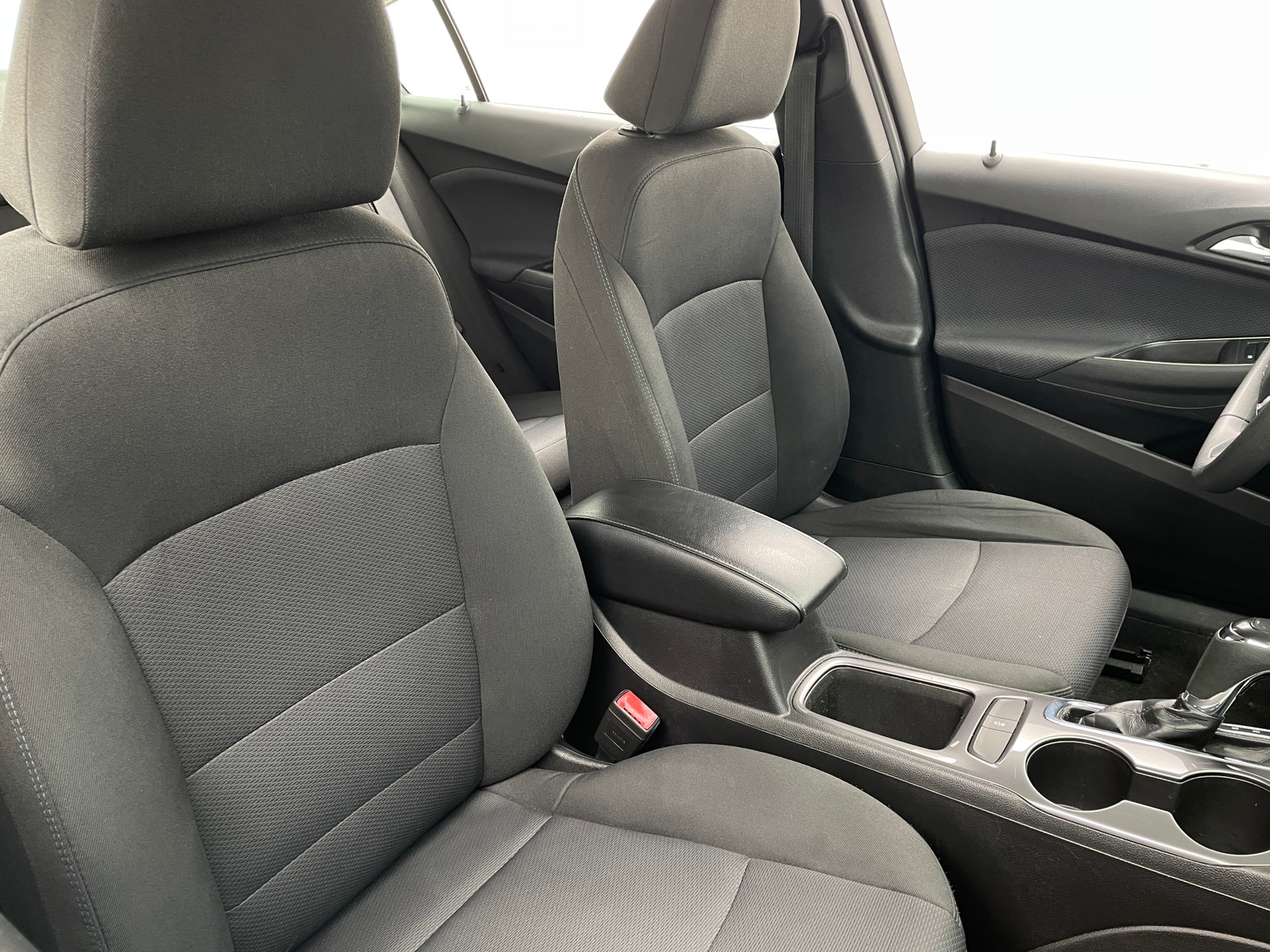 Thumbnail: 2018 Chevrolet Cruze - 2