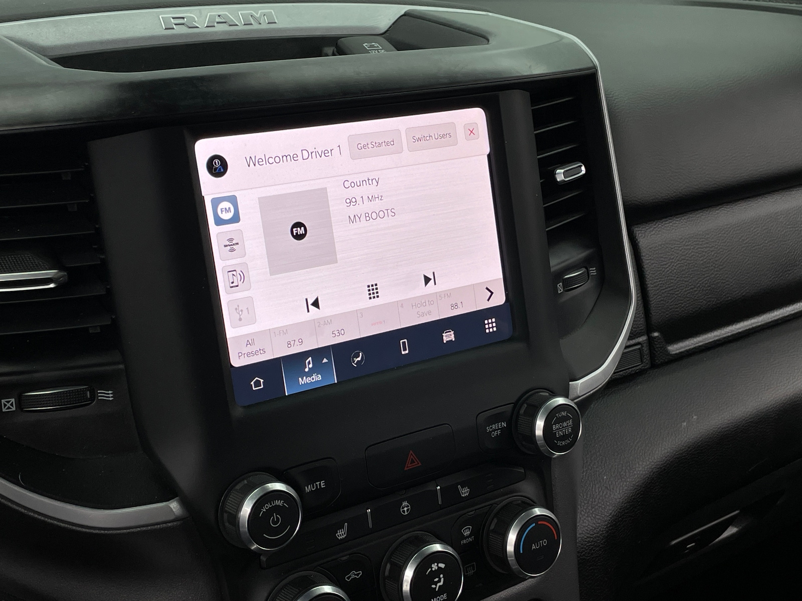 Thumbnail: 2022 RAM 1500 - 4