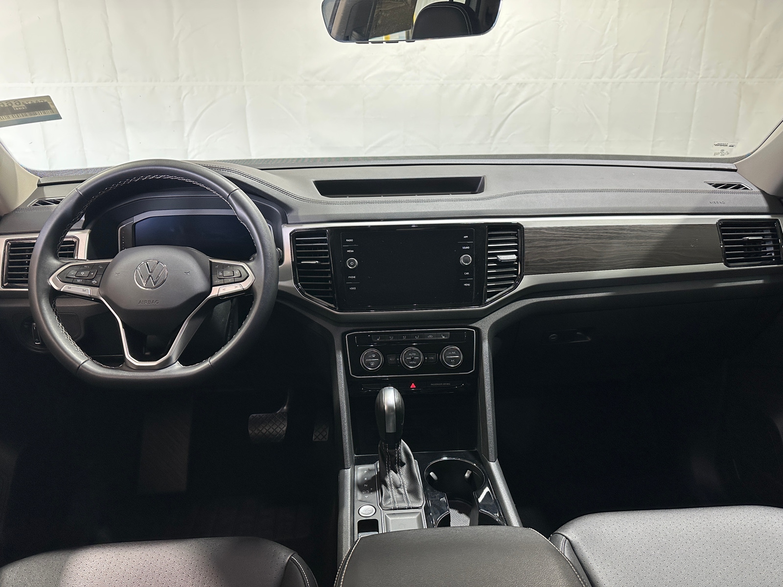 Thumbnail: 2023 Volkswagen Atlas - 2