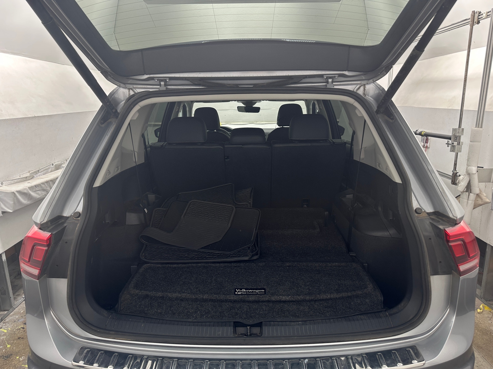 Thumbnail: 2023 Volkswagen Tiguan - 6