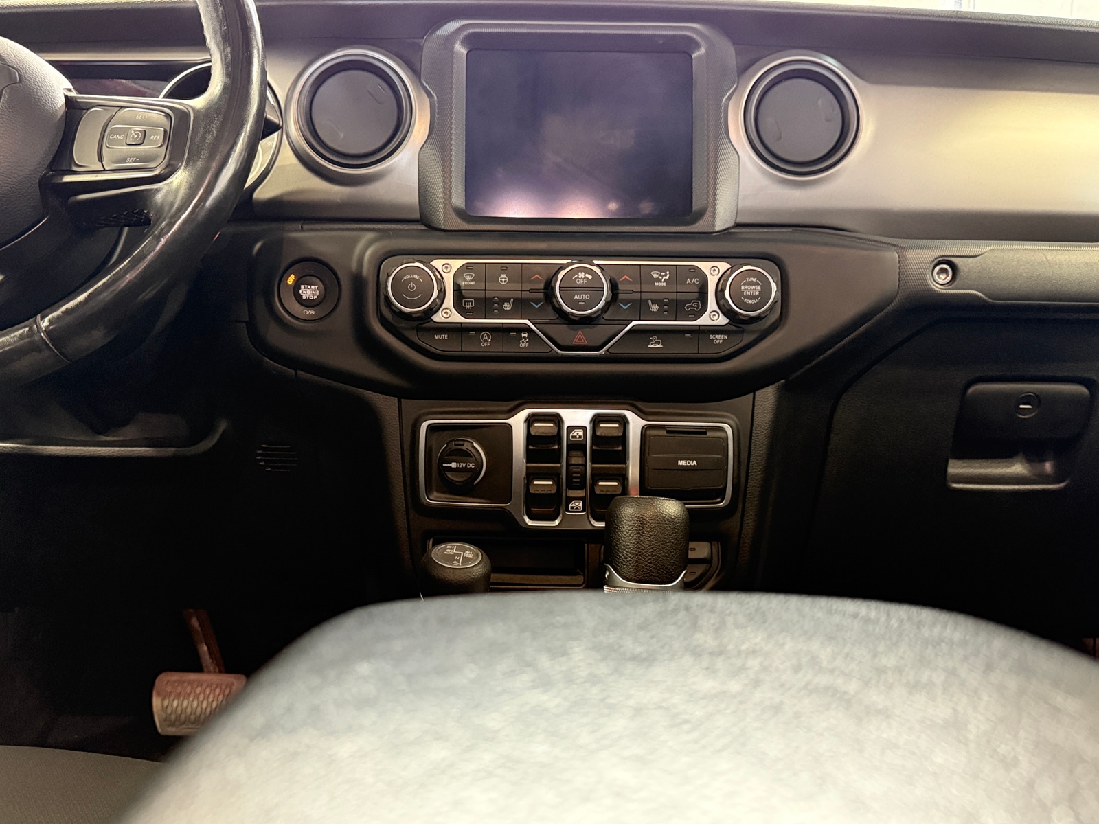 Thumbnail: 2021 Jeep Gladiator - 4