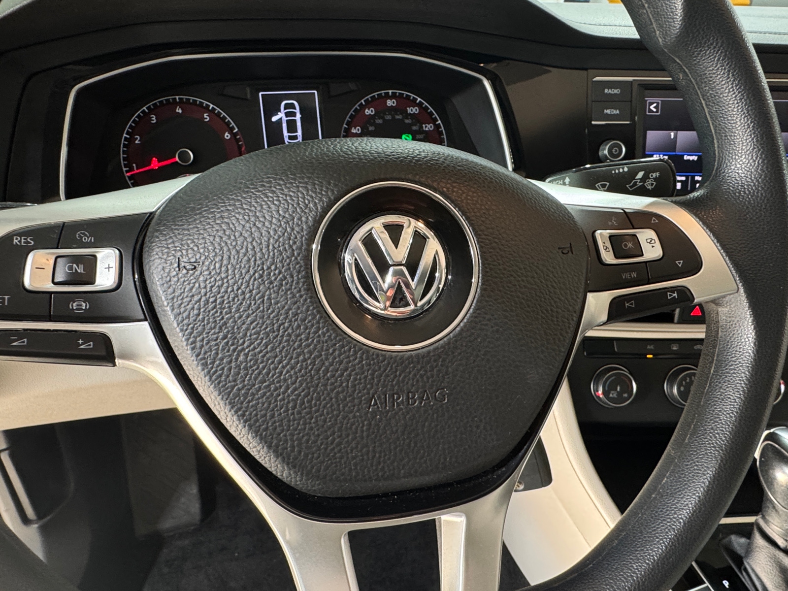 Thumbnail: 2019 Volkswagen Jetta - 5