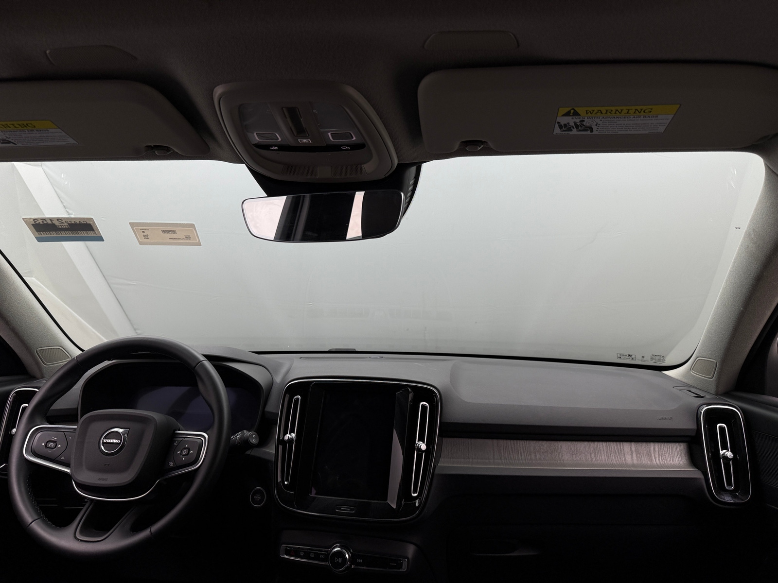 Thumbnail: 2025 Volvo XC40 - 2