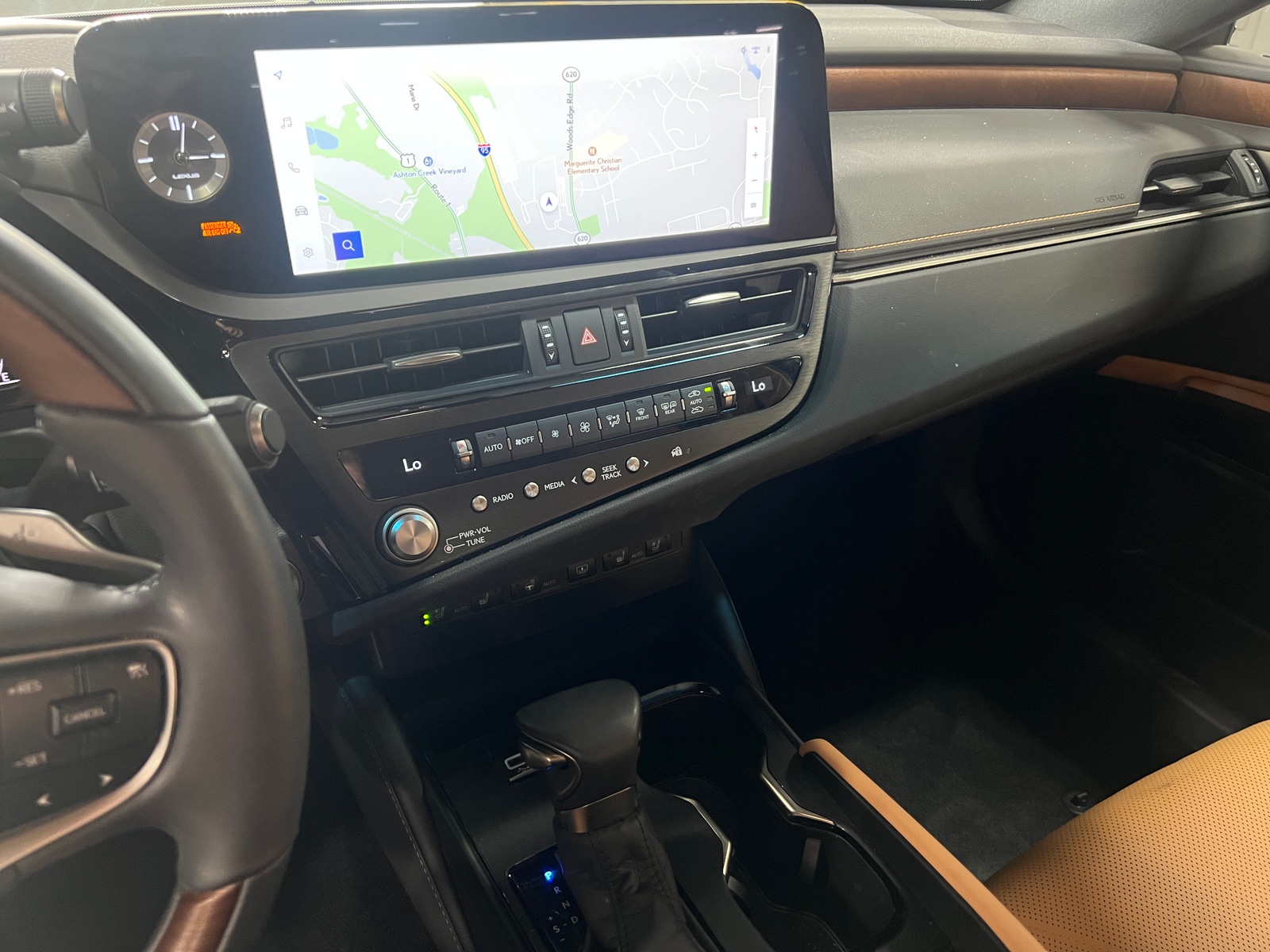 Thumbnail: 2024 Lexus ES - 3